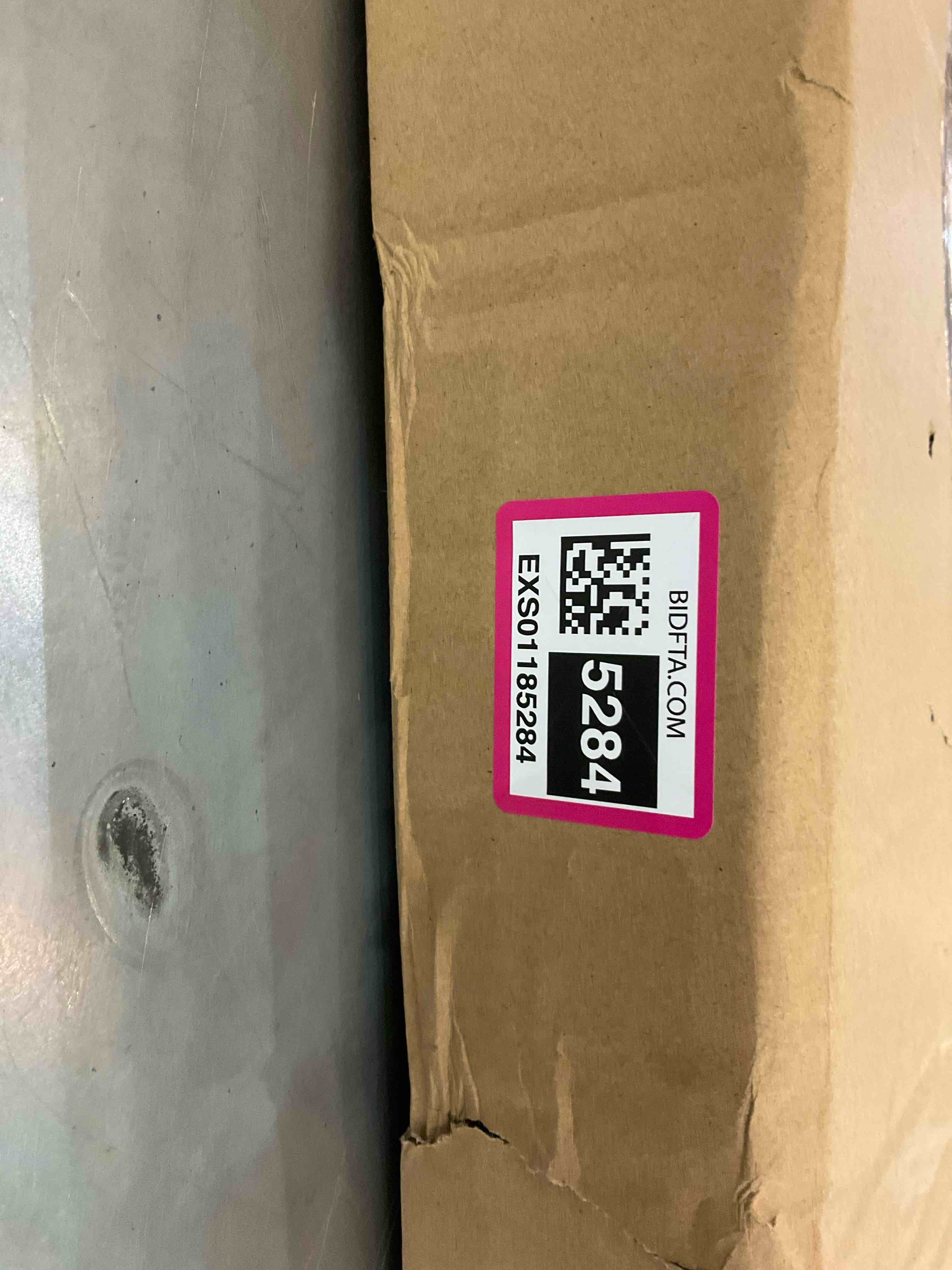https://s3.amazonaws.com/lotting-images-prod/BargainHunt/EXS01185284_1710442334520.jpeg