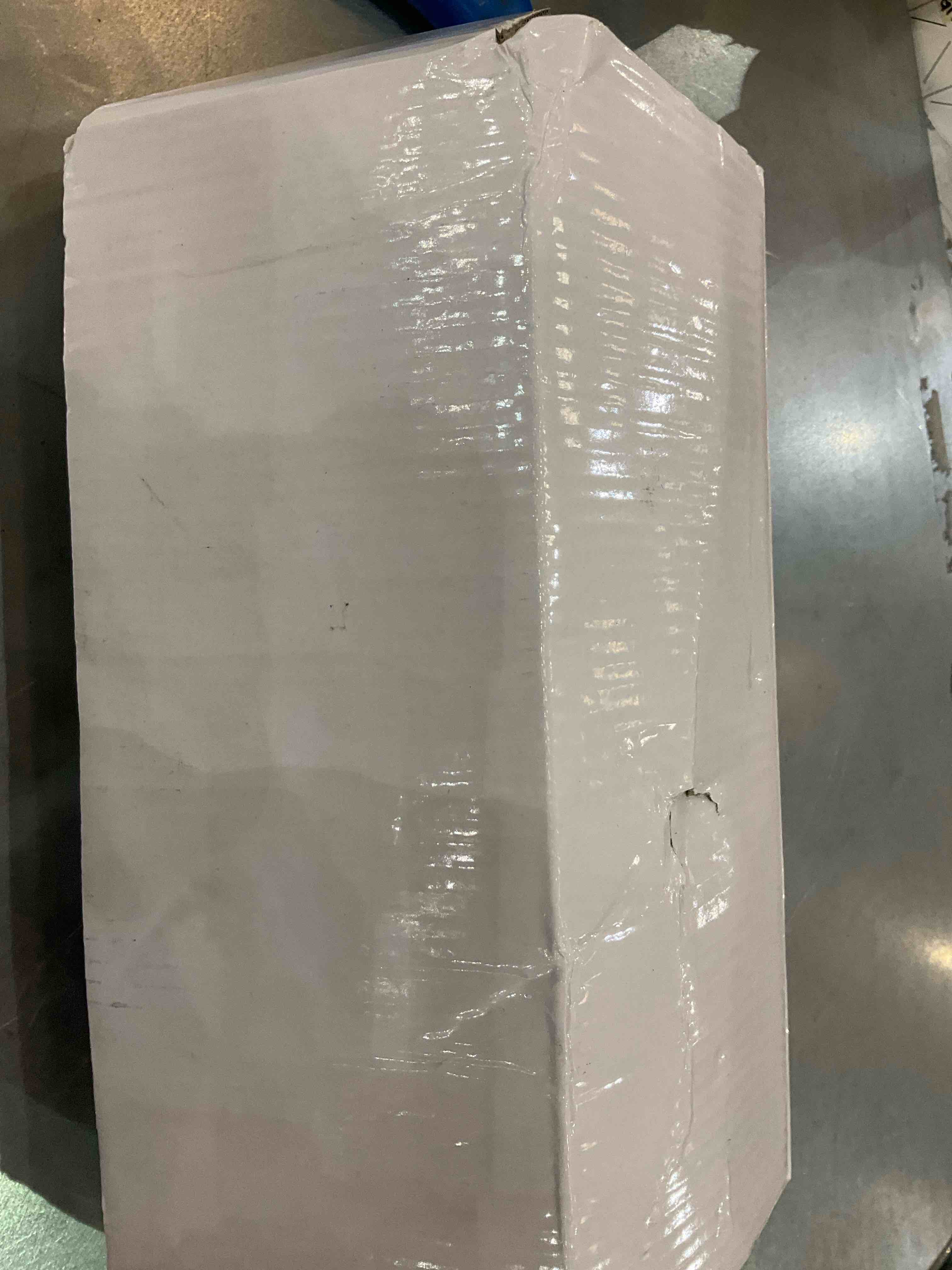 https://s3.amazonaws.com/lotting-images-prod/BargainHunt/EXS01185287_1710443124311.jpeg