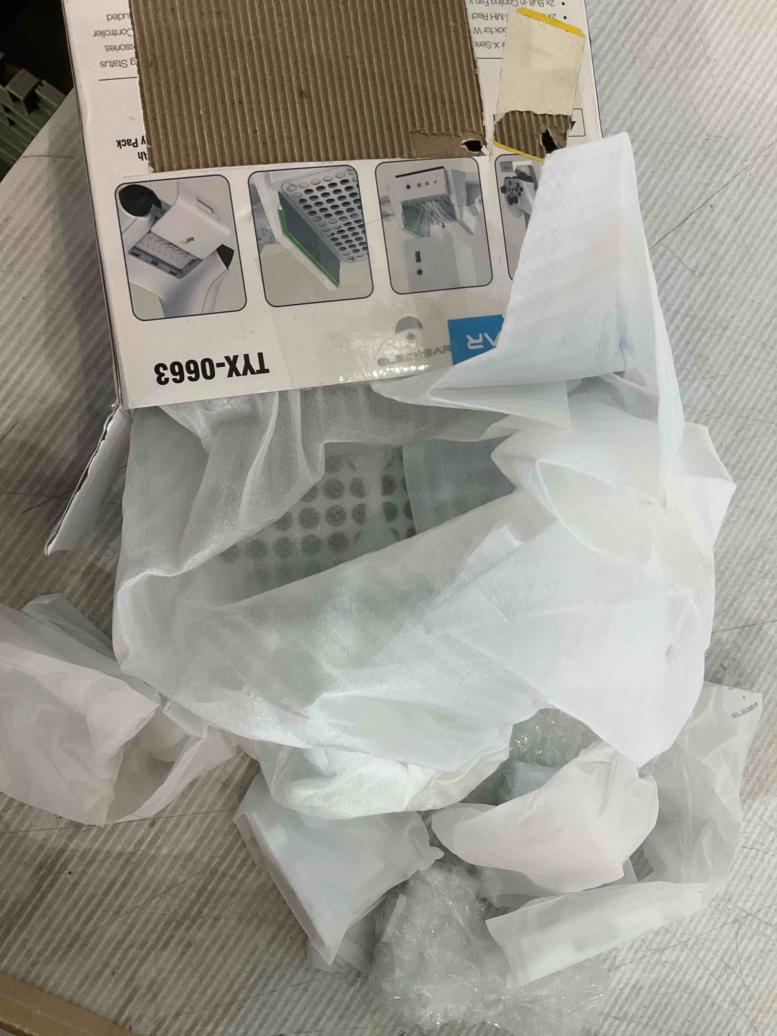https://s3.amazonaws.com/lotting-images-prod/BargainHunt/EXS01185495_1716982112039.jpeg