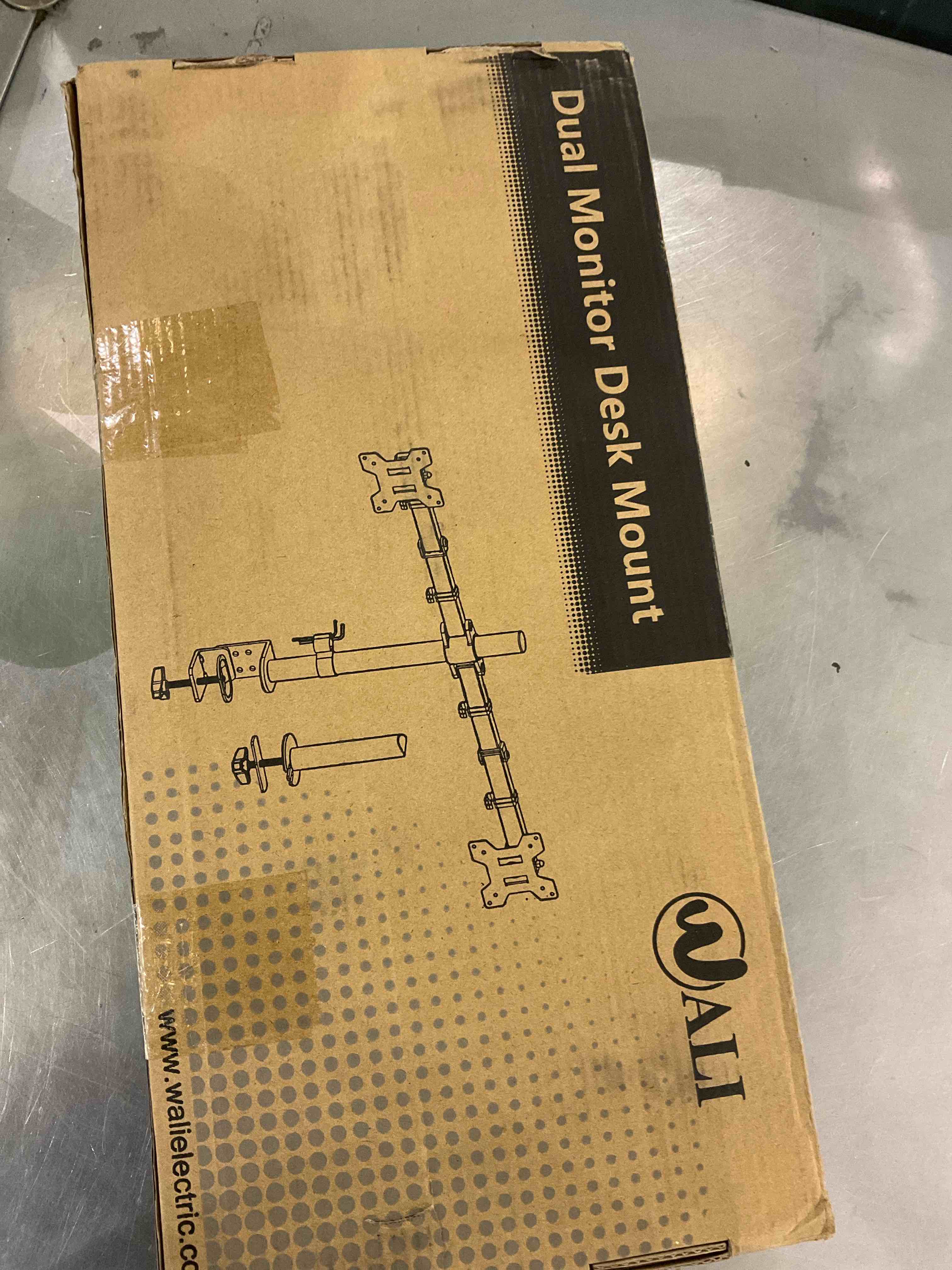 https://s3.amazonaws.com/lotting-images-prod/BargainHunt/EXS01185532_1709318050432.jpeg