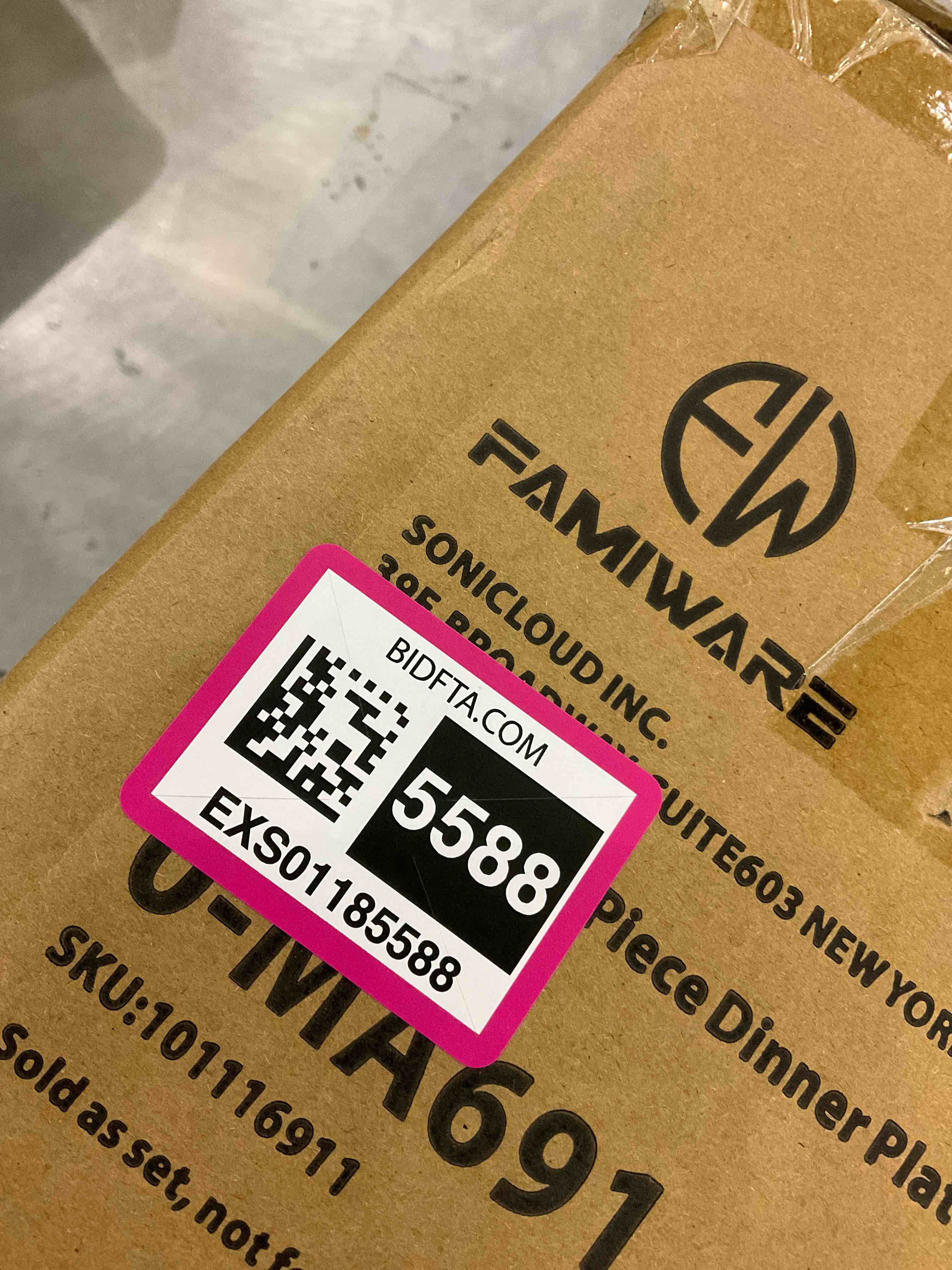 https://s3.amazonaws.com/lotting-images-prod/BargainHunt/EXS01185588_1709560120981.jpeg