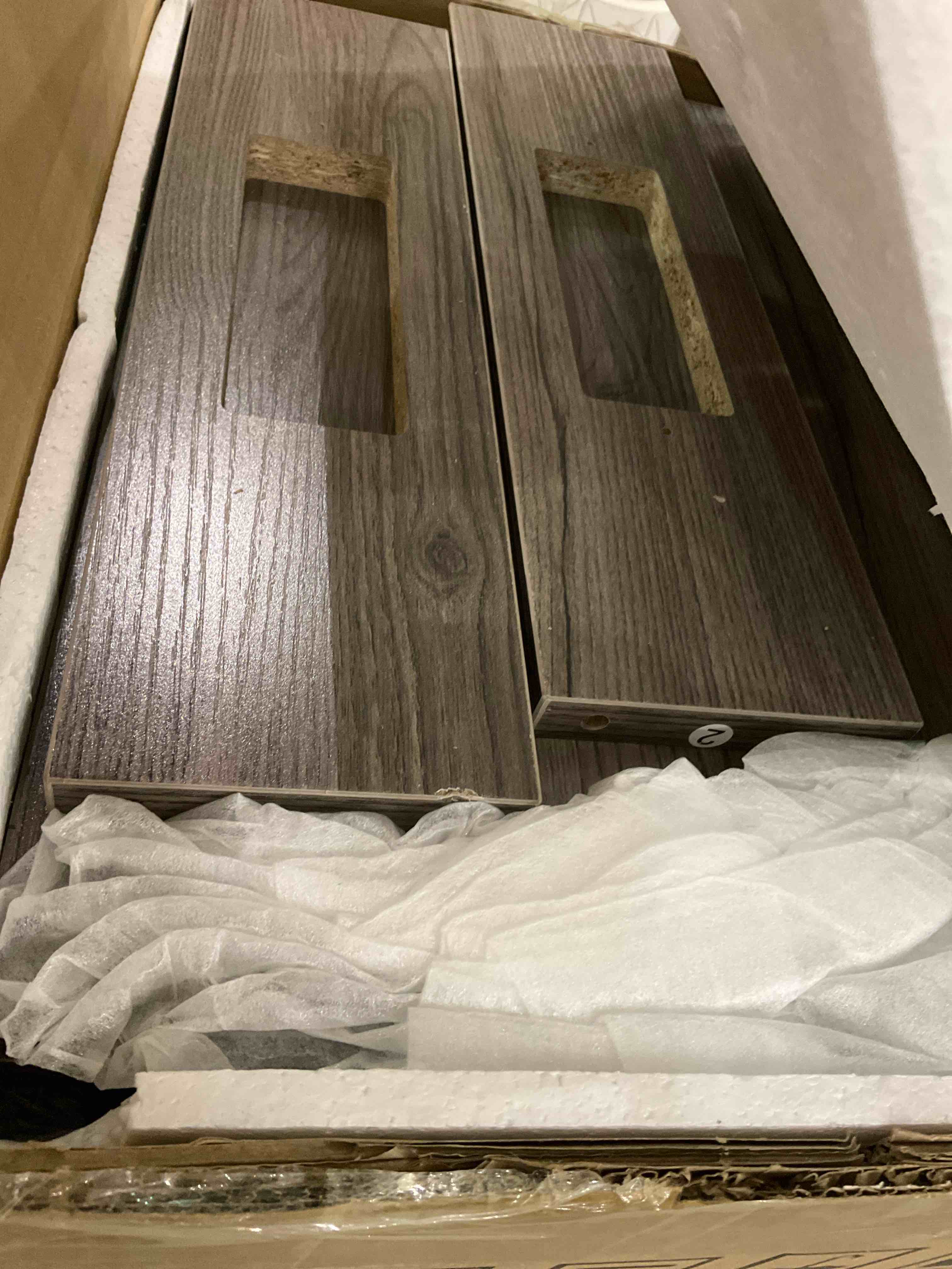 https://s3.amazonaws.com/lotting-images-prod/BargainHunt/EXS01185624_1709576173386.jpeg