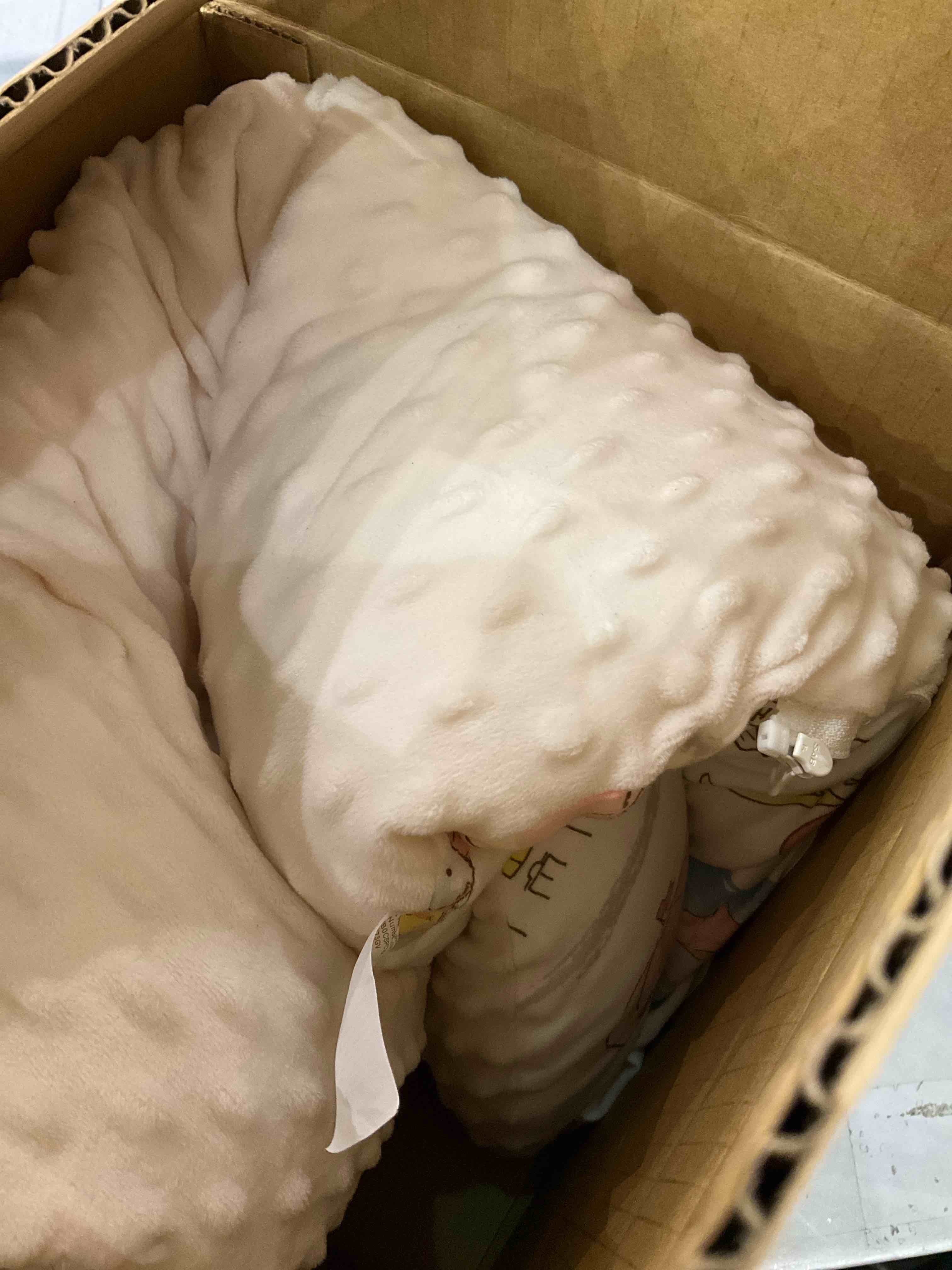 https://s3.amazonaws.com/lotting-images-prod/BargainHunt/EXS01185638_1709581189845.jpeg