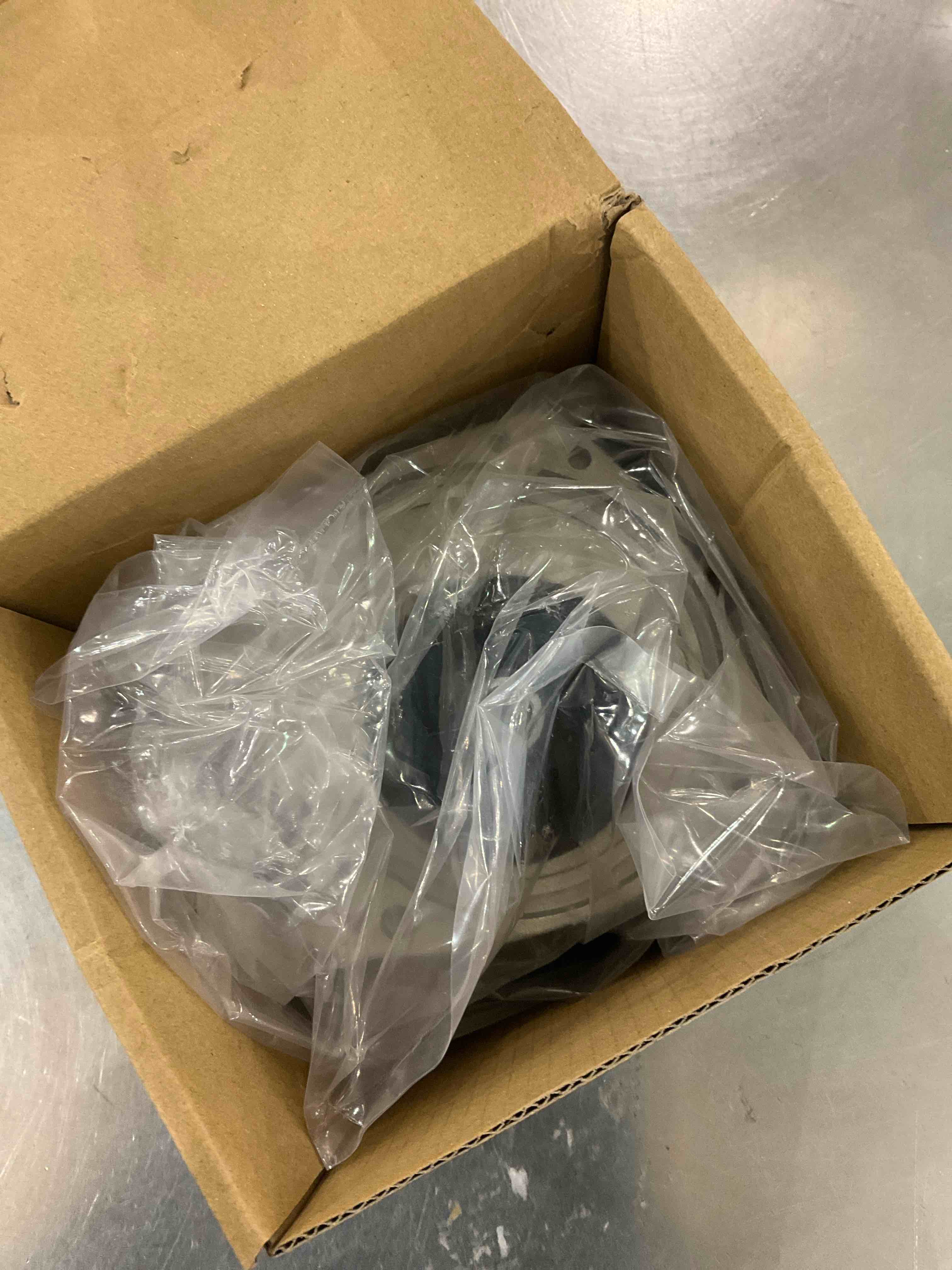 https://s3.amazonaws.com/lotting-images-prod/BargainHunt/EXS01185754_1709735475600.jpeg