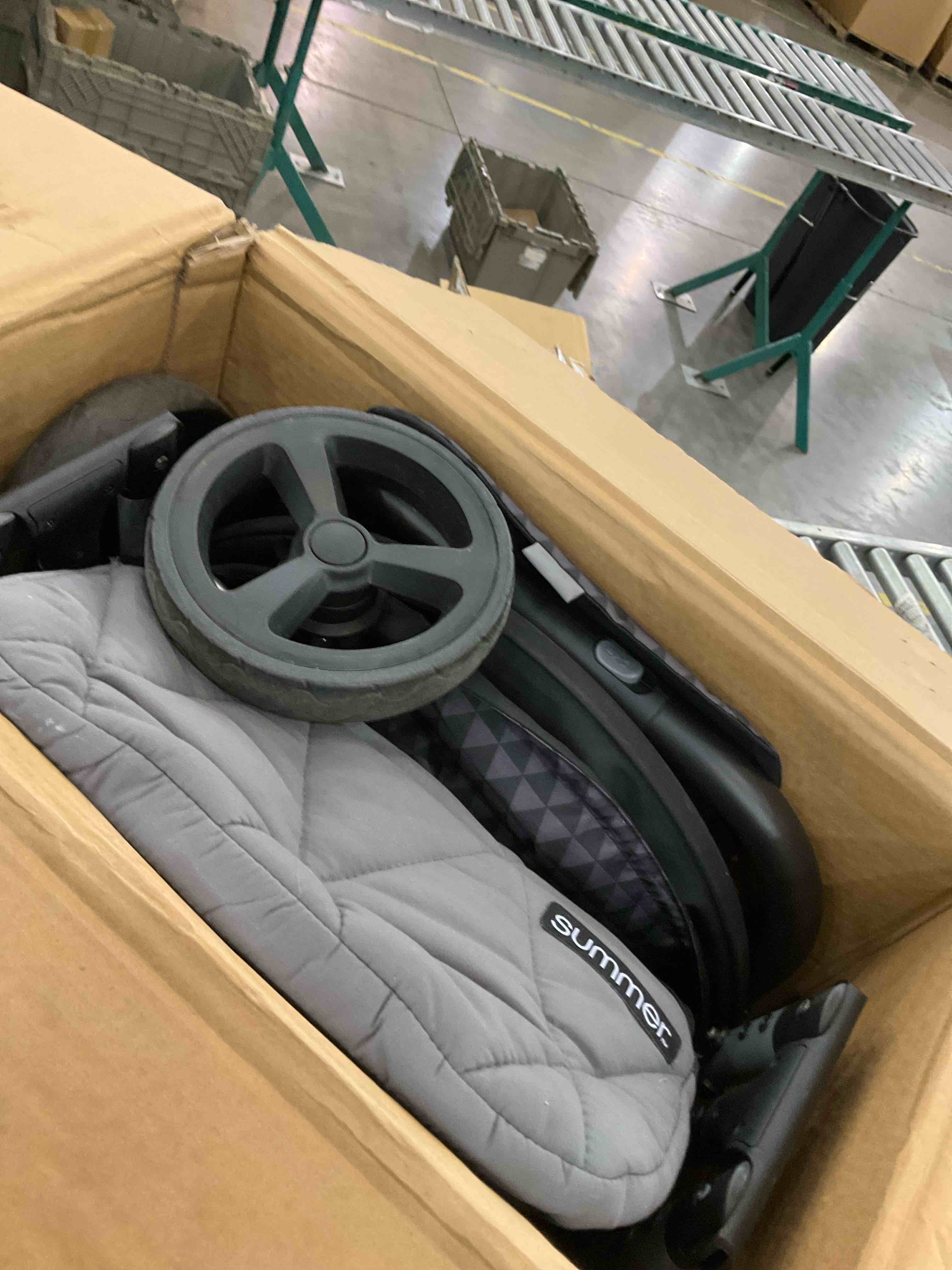 https://s3.amazonaws.com/lotting-images-prod/BargainHunt/EXS01186076_1709221581560.jpeg