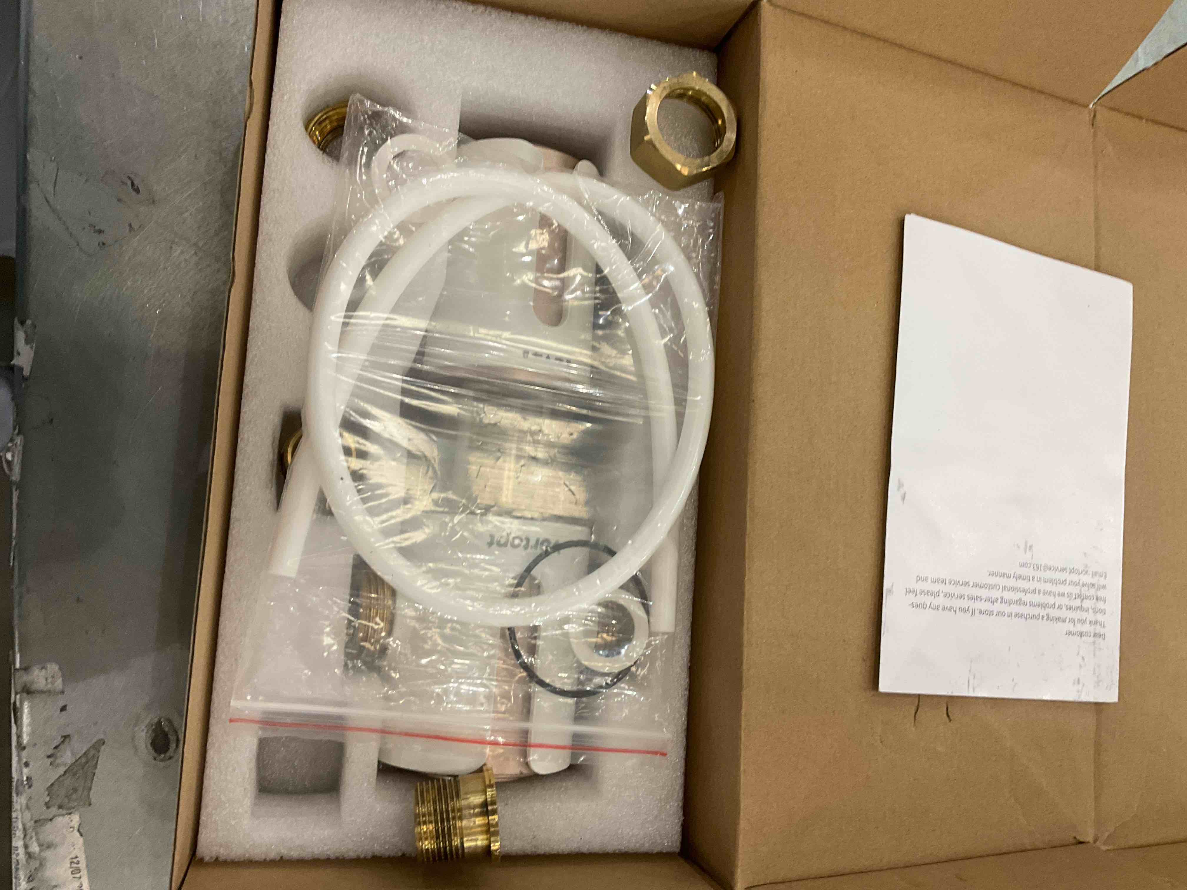https://s3.amazonaws.com/lotting-images-prod/BargainHunt/EXS01186146_1709229896552.jpeg