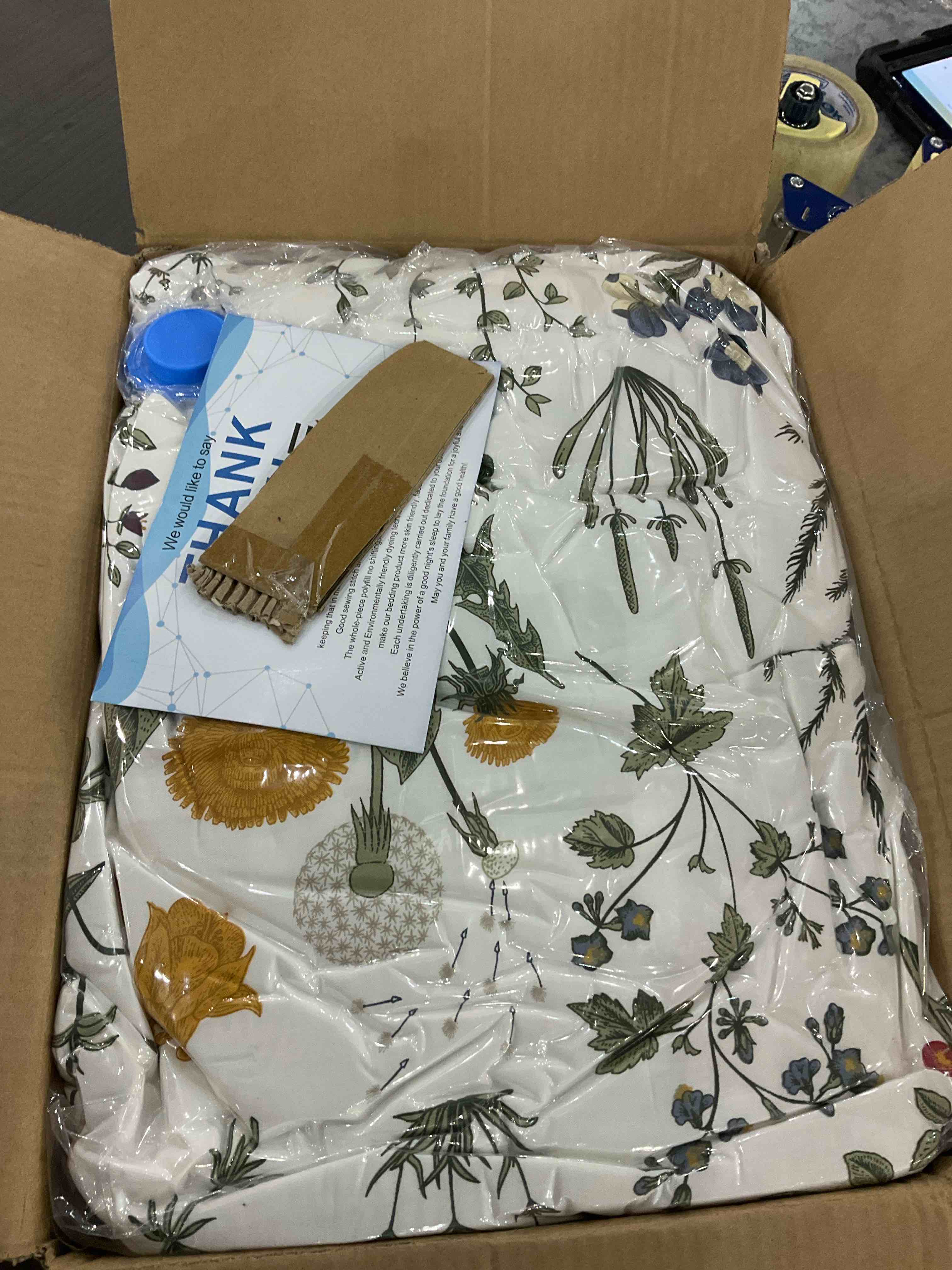https://s3.amazonaws.com/lotting-images-prod/BargainHunt/EXS01186243_1709298904103.jpeg