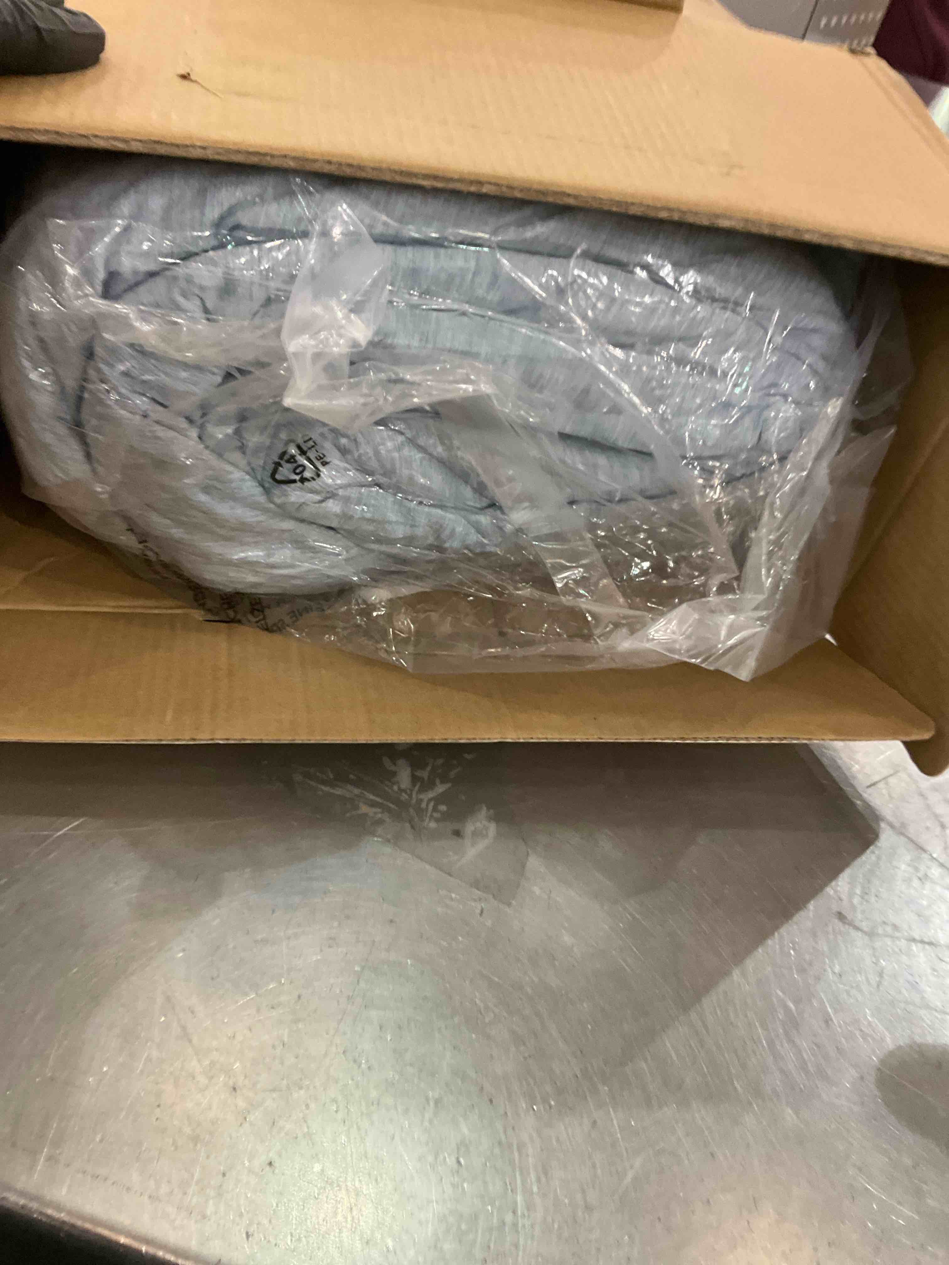 https://s3.amazonaws.com/lotting-images-prod/BargainHunt/EXS01186518_1709220578165.jpeg