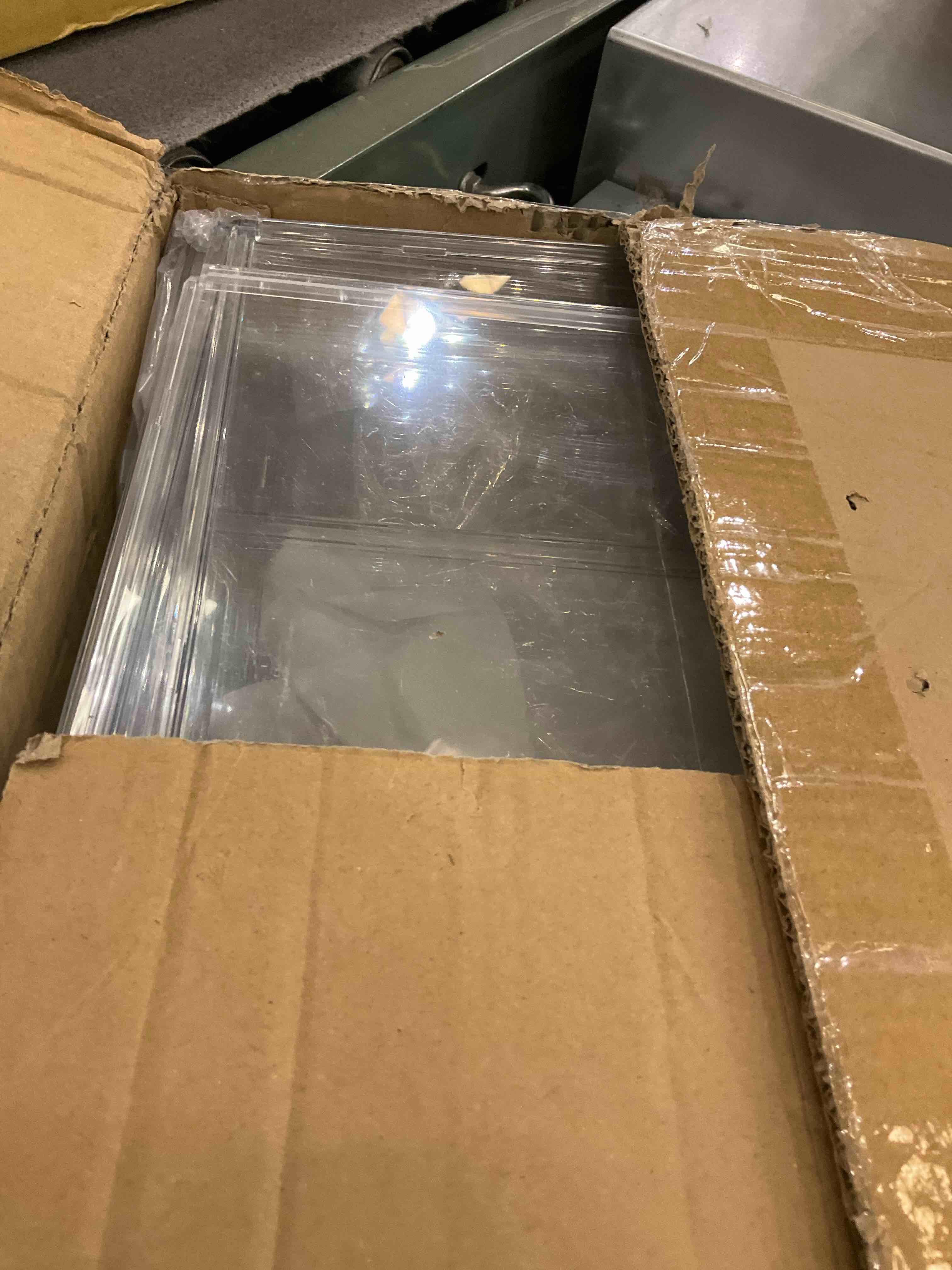 https://s3.amazonaws.com/lotting-images-prod/BargainHunt/EXS01186527_1709221896341.jpeg