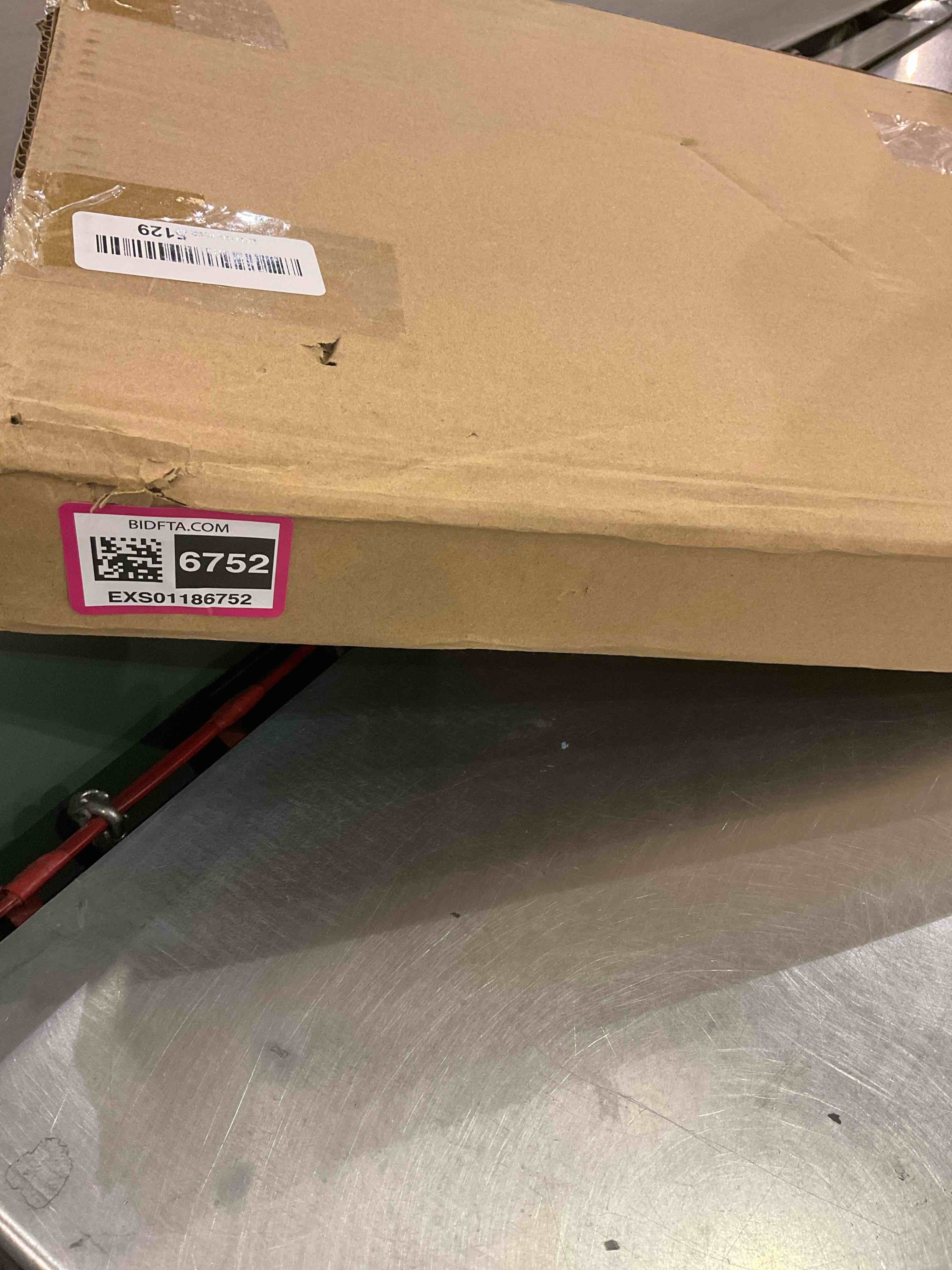 https://s3.amazonaws.com/lotting-images-prod/BargainHunt/EXS01186752_1709318051113.jpeg