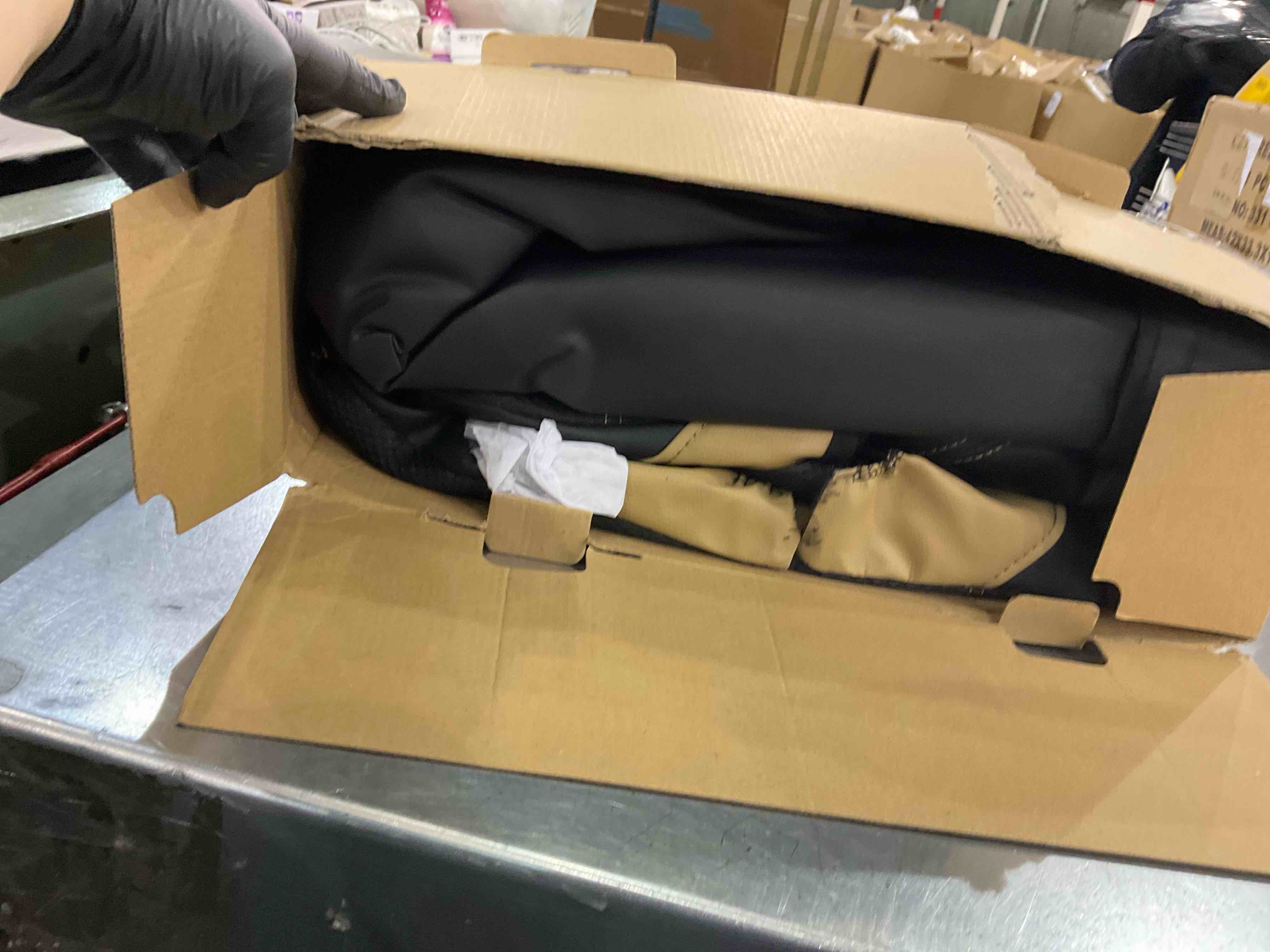 https://s3.amazonaws.com/lotting-images-prod/BargainHunt/EXS01186814_1709559537037.jpeg