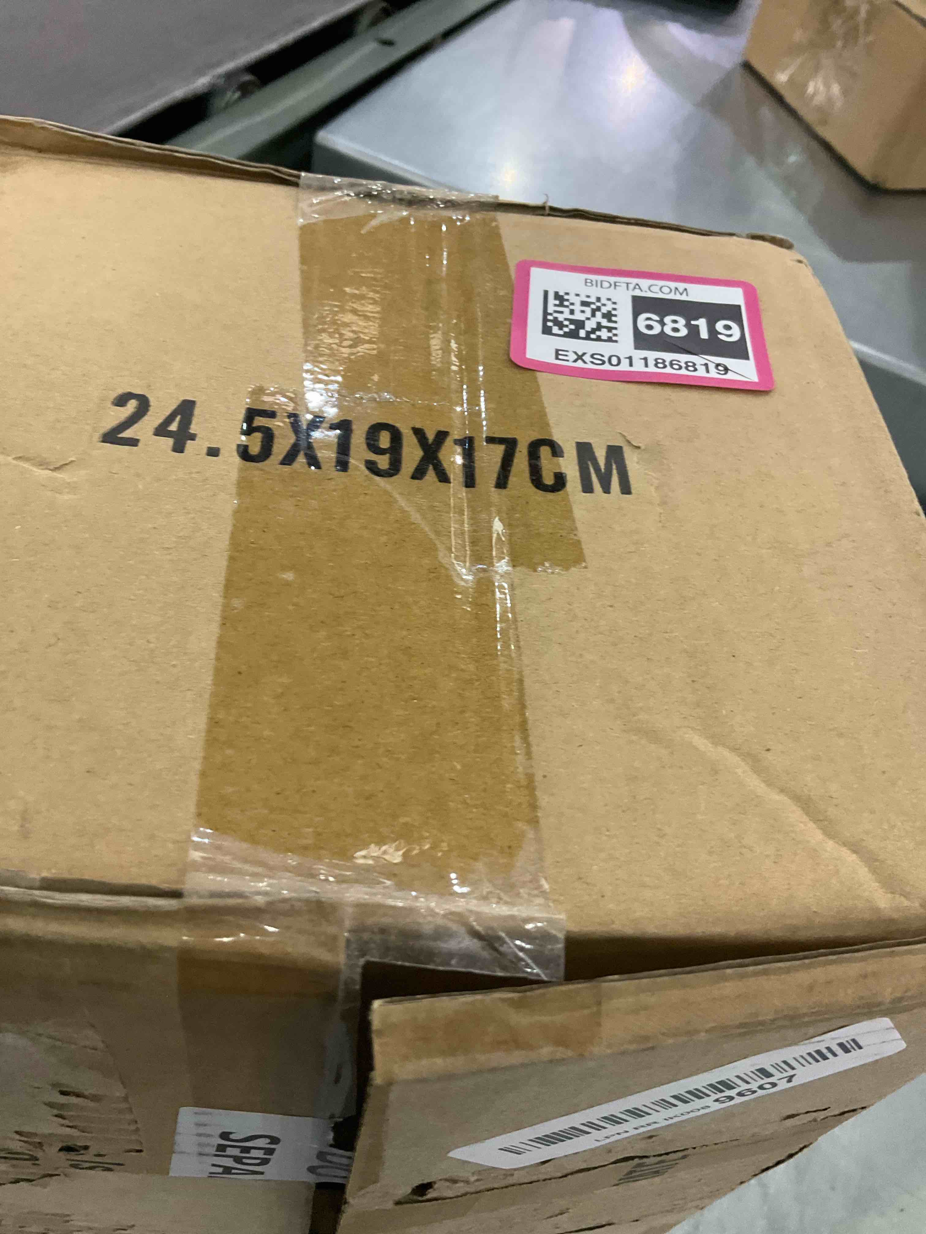 https://s3.amazonaws.com/lotting-images-prod/BargainHunt/EXS01186819_1709560165551.jpeg