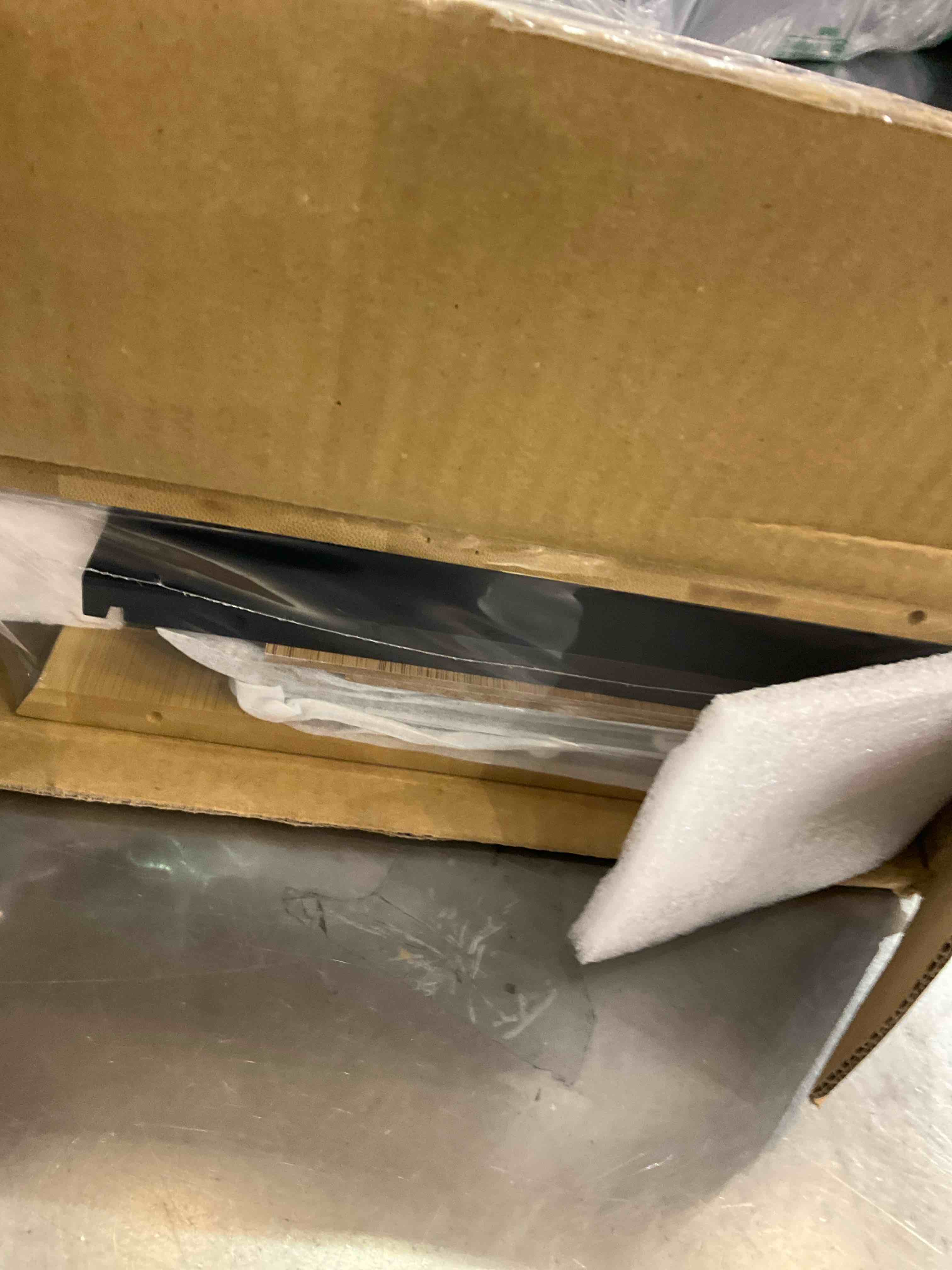 https://s3.amazonaws.com/lotting-images-prod/BargainHunt/EXS01186830_1709562594853.jpeg