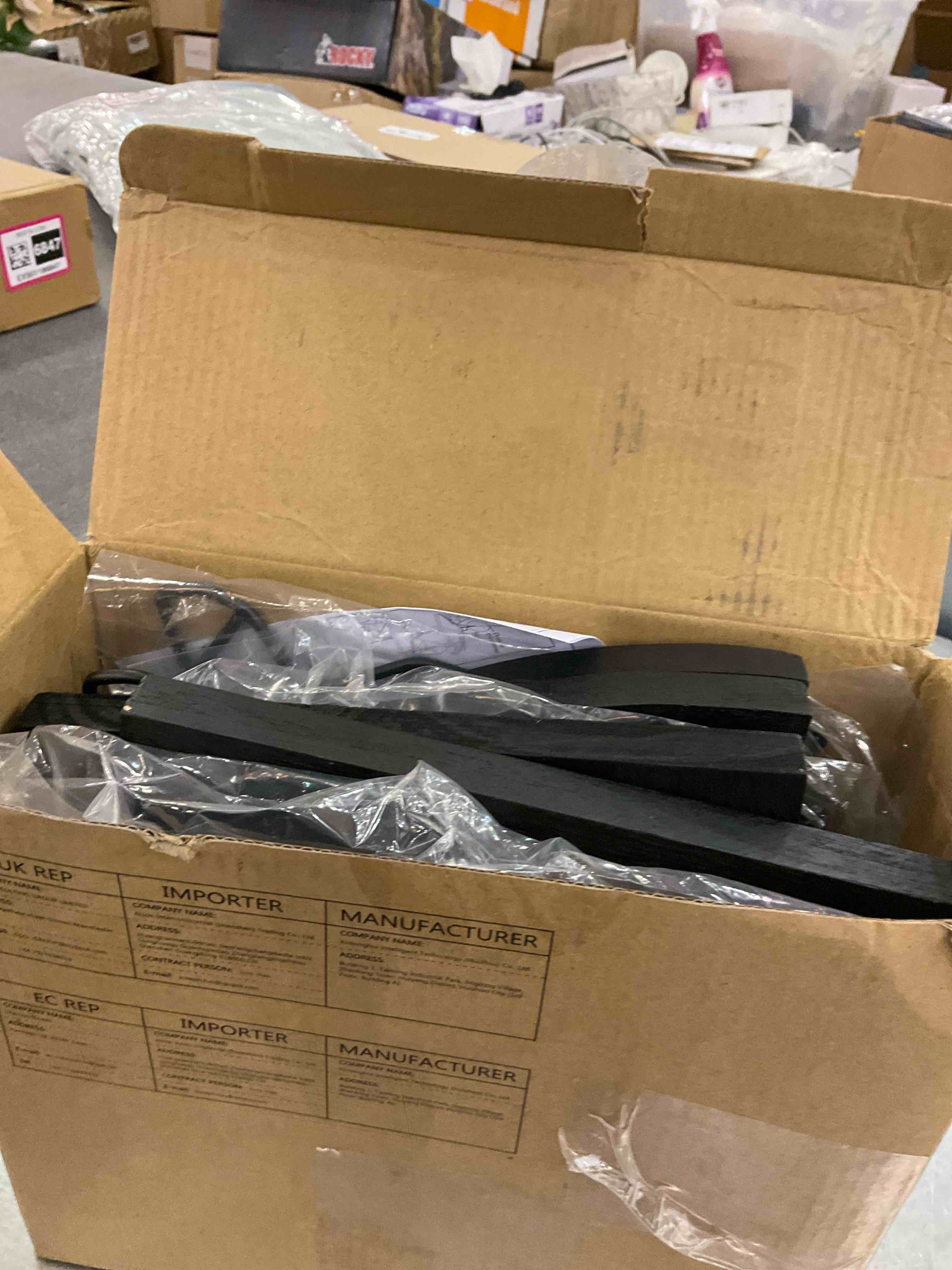 https://s3.amazonaws.com/lotting-images-prod/BargainHunt/EXS01186848_1709565570768.jpeg