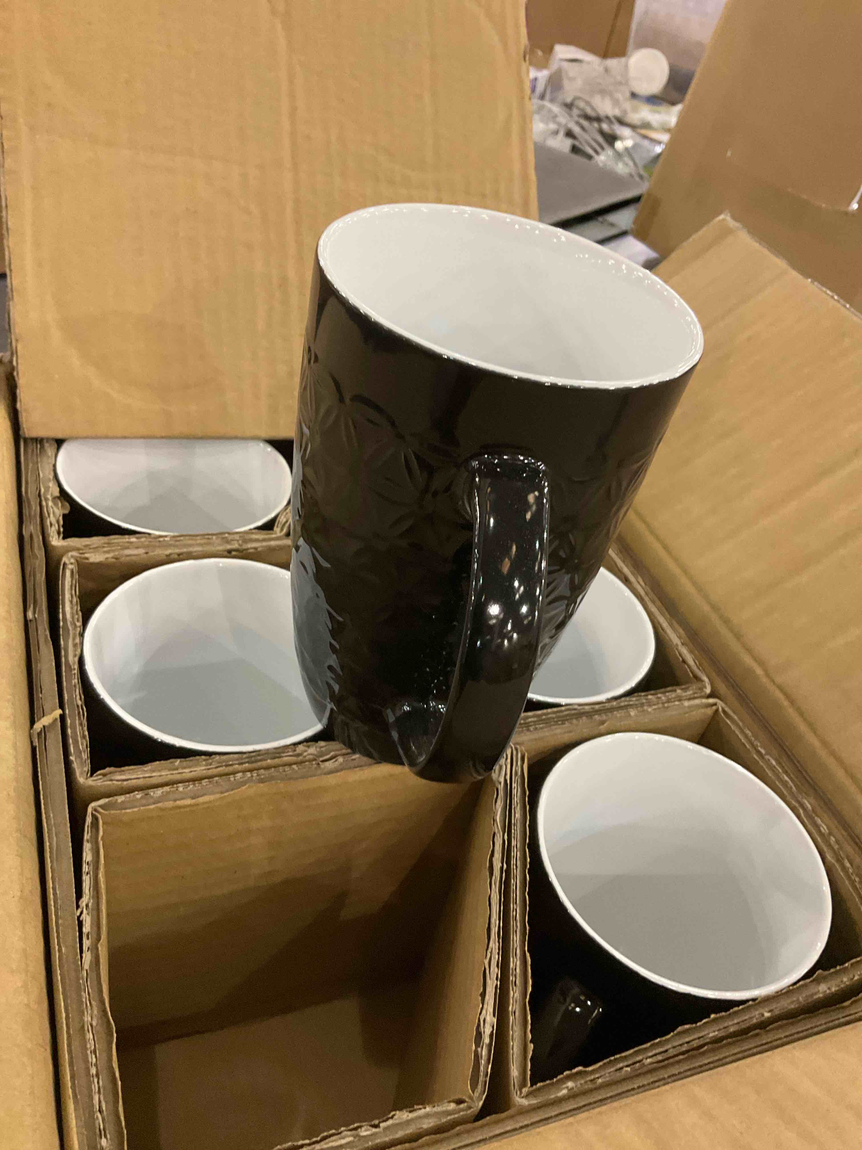 https://s3.amazonaws.com/lotting-images-prod/BargainHunt/EXS01186907_1709578154520.jpeg