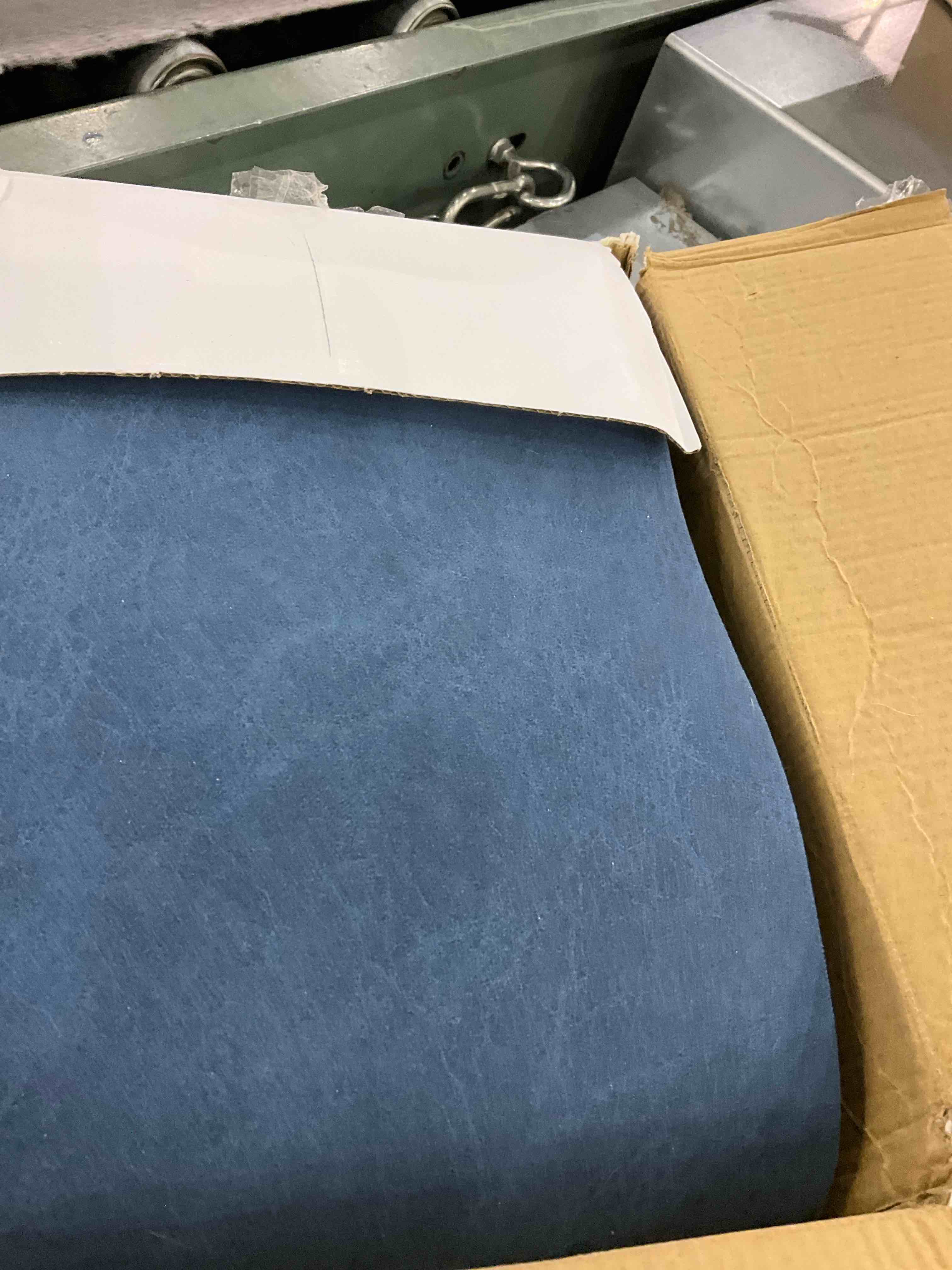 https://s3.amazonaws.com/lotting-images-prod/BargainHunt/EXS01186953_1709642142689.jpeg