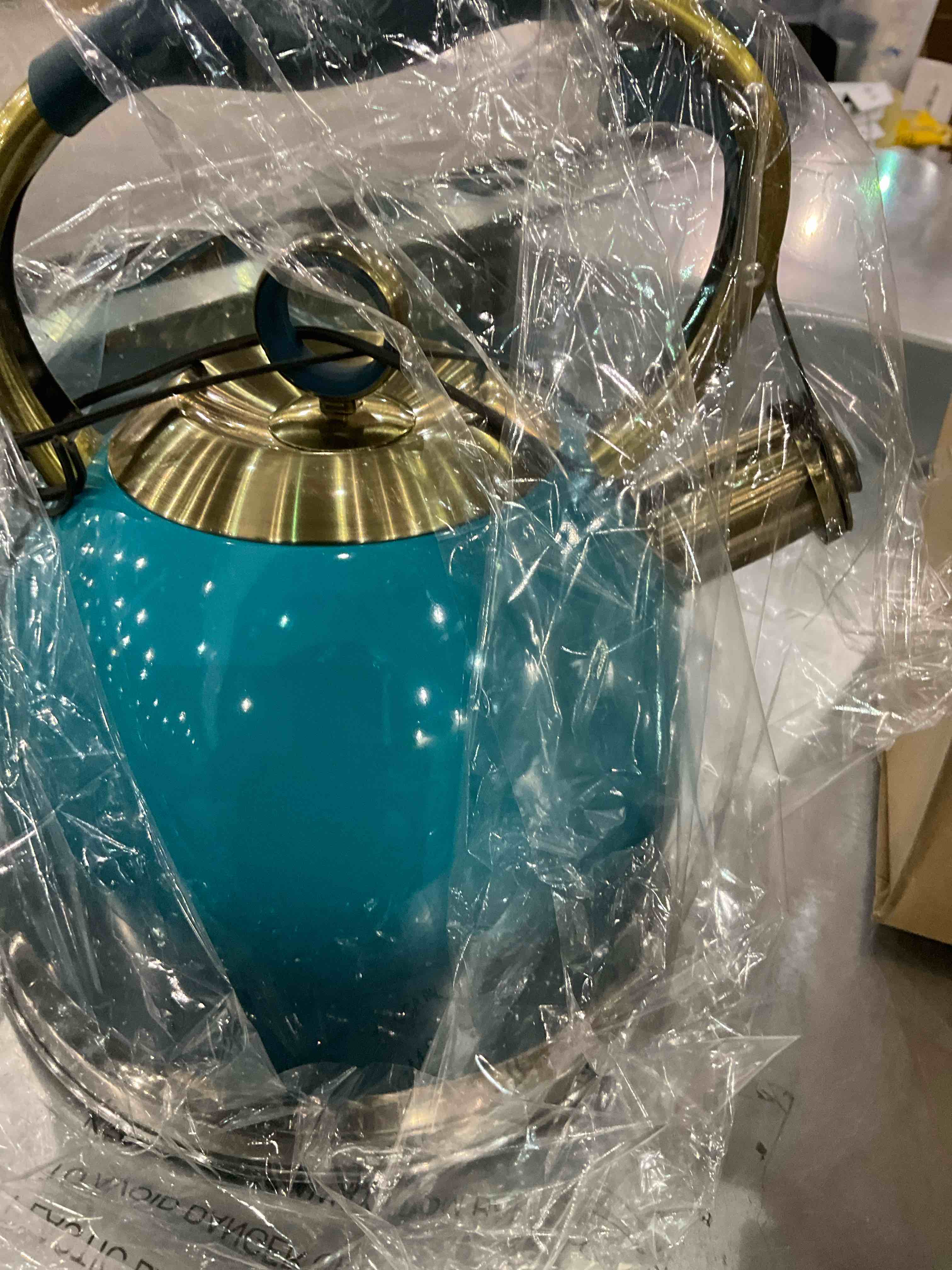 https://s3.amazonaws.com/lotting-images-prod/BargainHunt/EXS01186988_1709646344861.jpeg