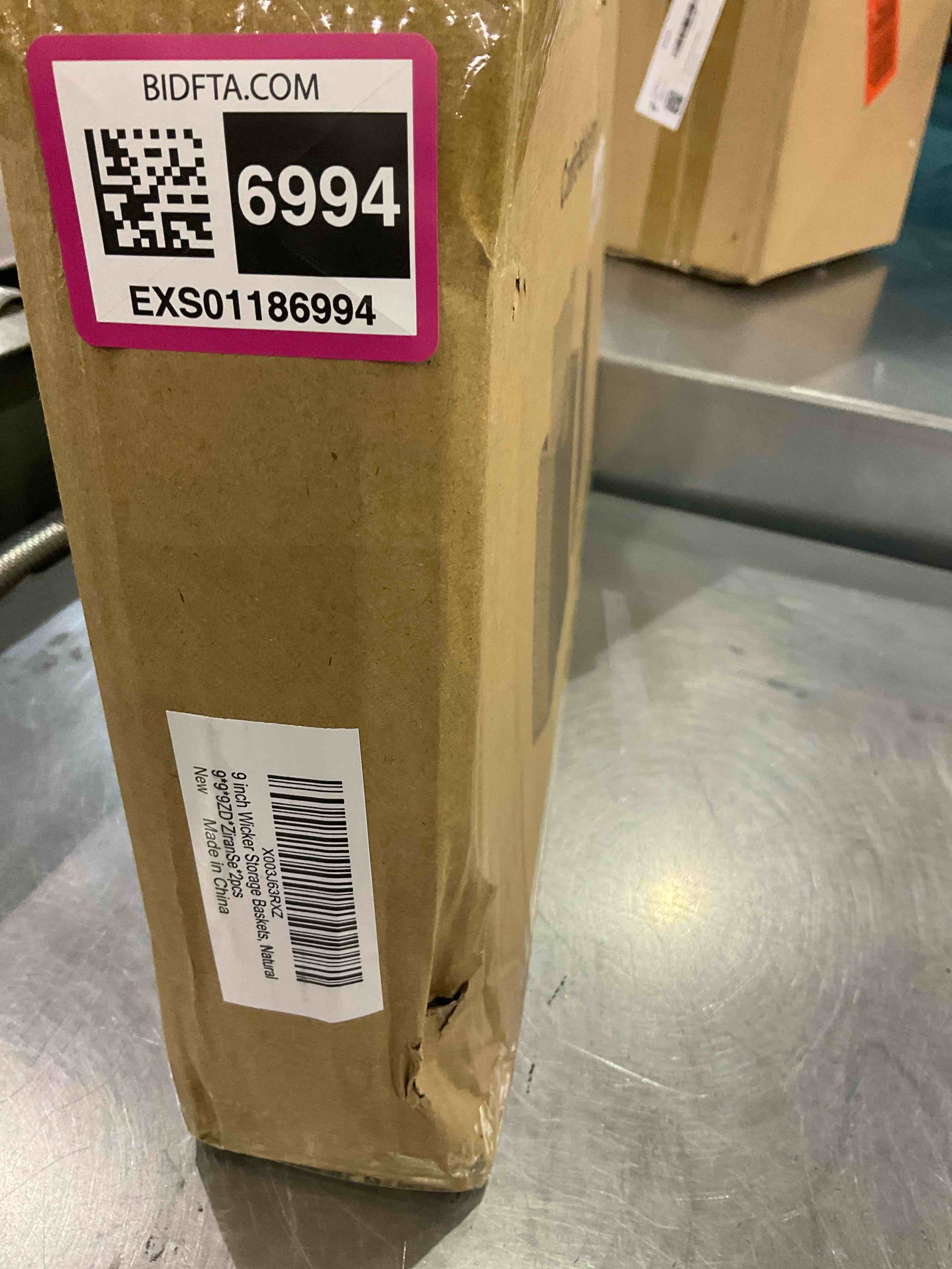 https://s3.amazonaws.com/lotting-images-prod/BargainHunt/EXS01186994_1709649165869.jpeg