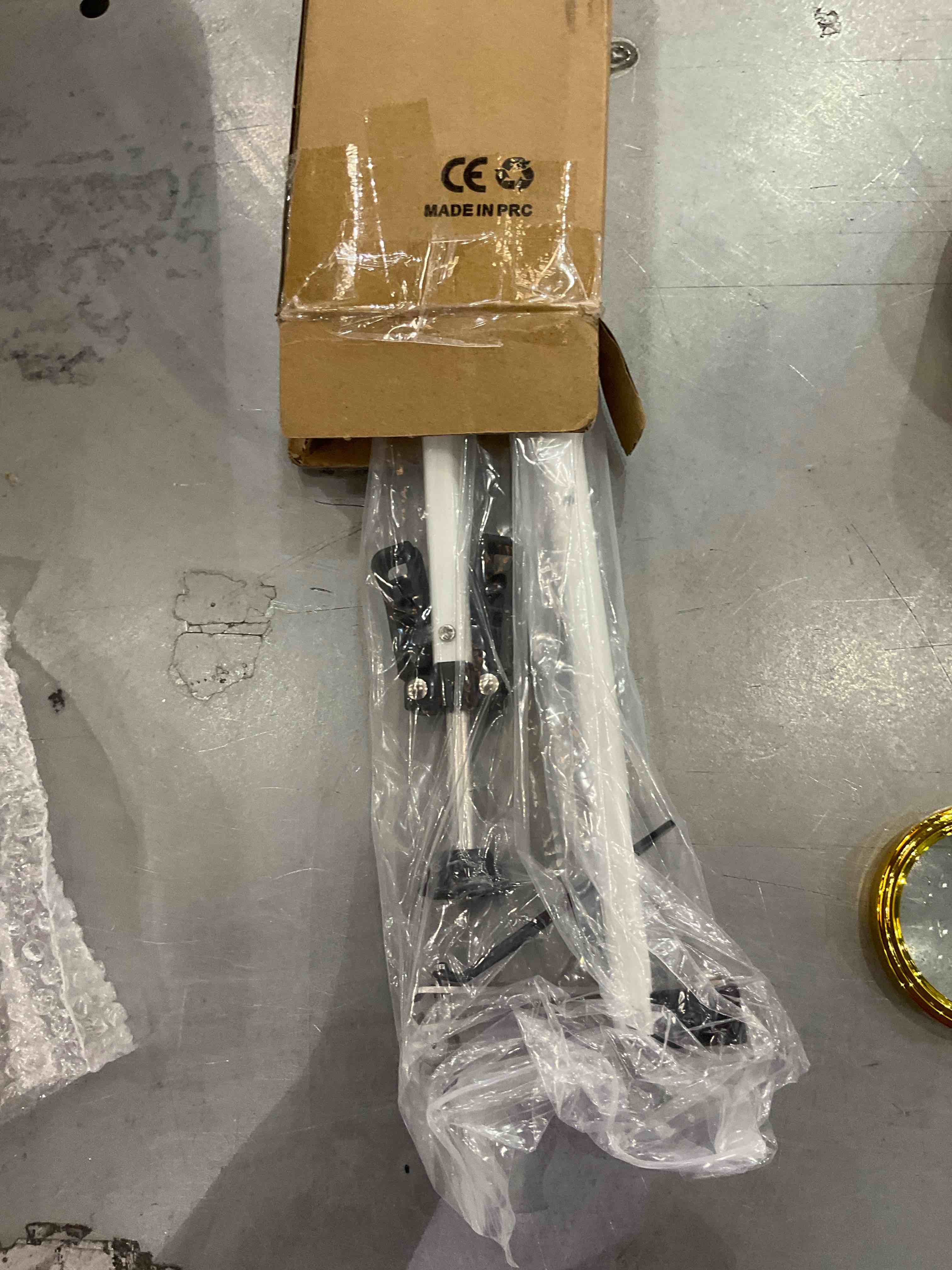 https://s3.amazonaws.com/lotting-images-prod/BargainHunt/EXS01187066_1710253693373.jpeg
