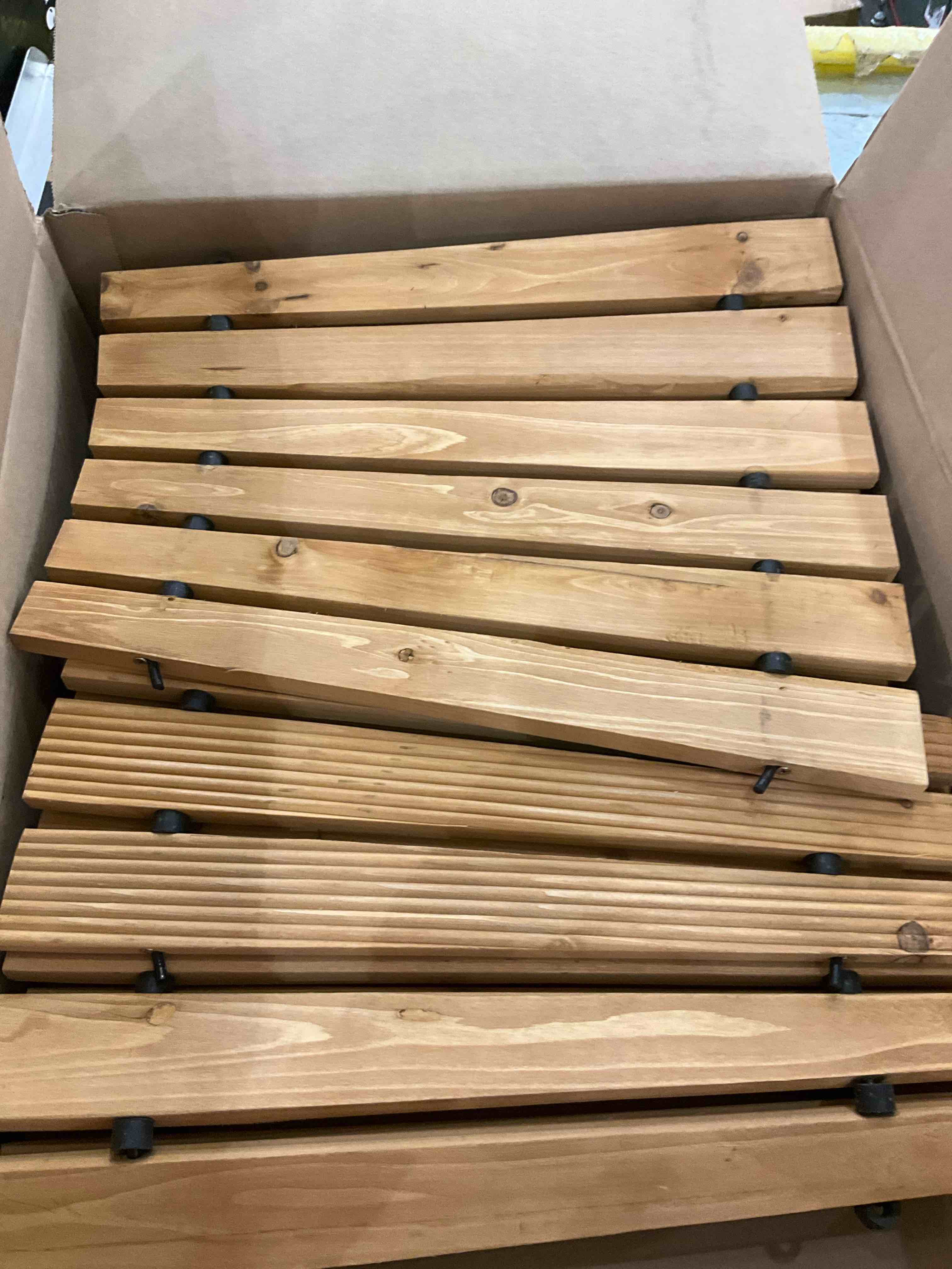 https://s3.amazonaws.com/lotting-images-prod/BargainHunt/EXS01187073_1710255128399.jpeg