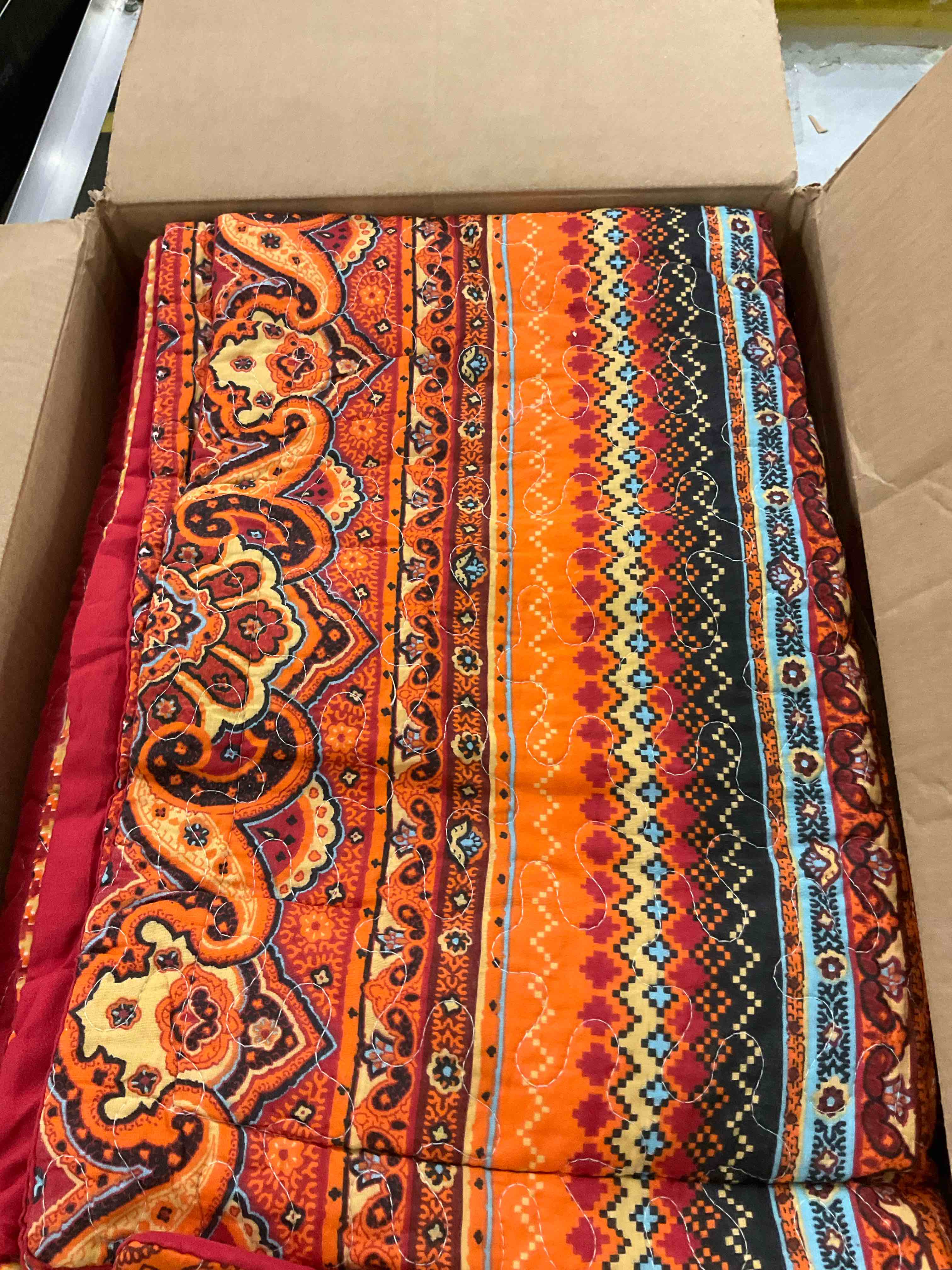 https://s3.amazonaws.com/lotting-images-prod/BargainHunt/EXS01187166_1710430674704.jpeg