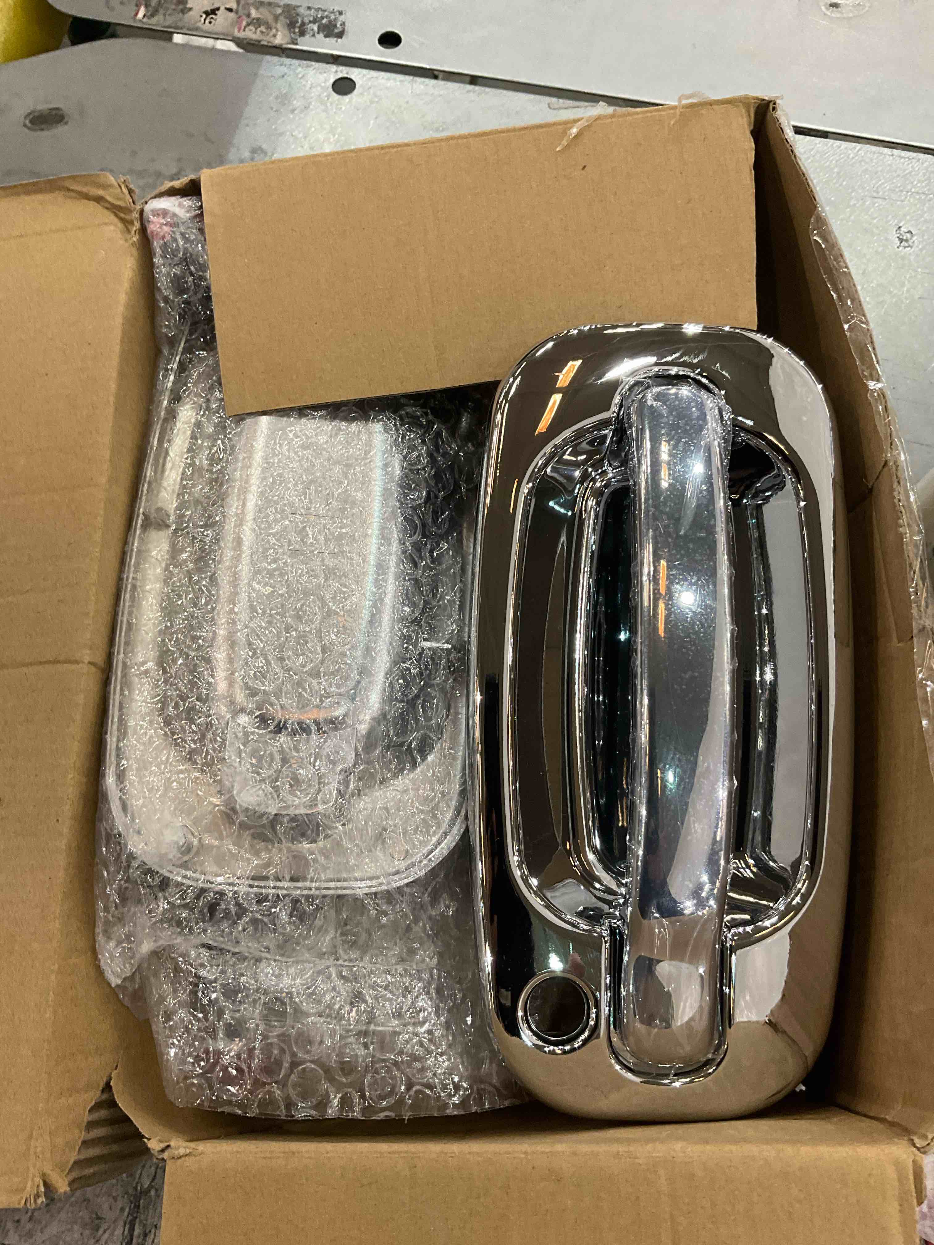 JDMON Exterior Door Handles Replacement for 1999-2006 Chevy Tahoe Silverado Suburban Avalanche 1500/2500 GMC Sierra Yukon XL 1500/2500, 2002-2006 Cadillac Escalade ESV EXT Replacement for 15034985