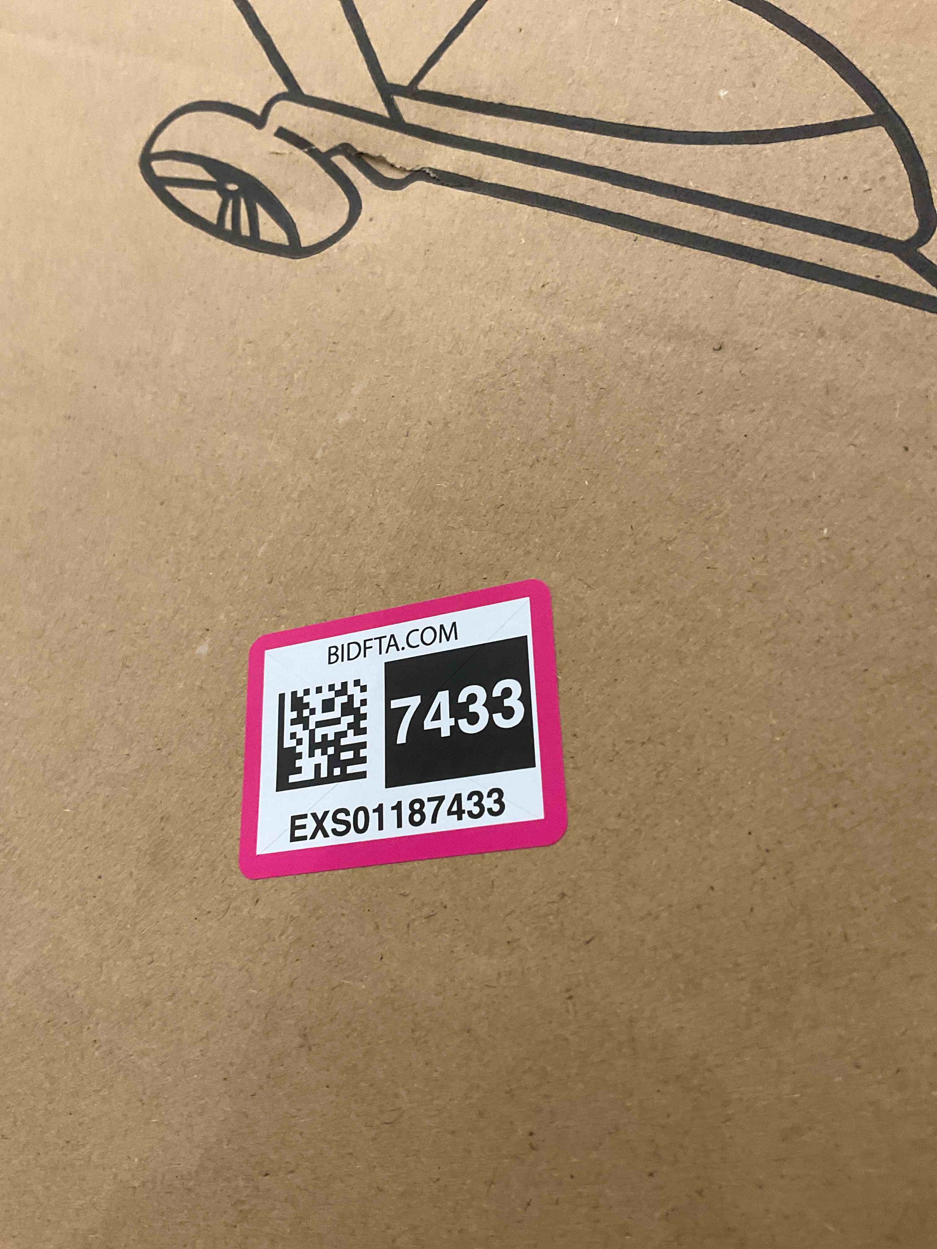 https://s3.amazonaws.com/lotting-images-prod/BargainHunt/EXS01187433_1710780302843.jpeg