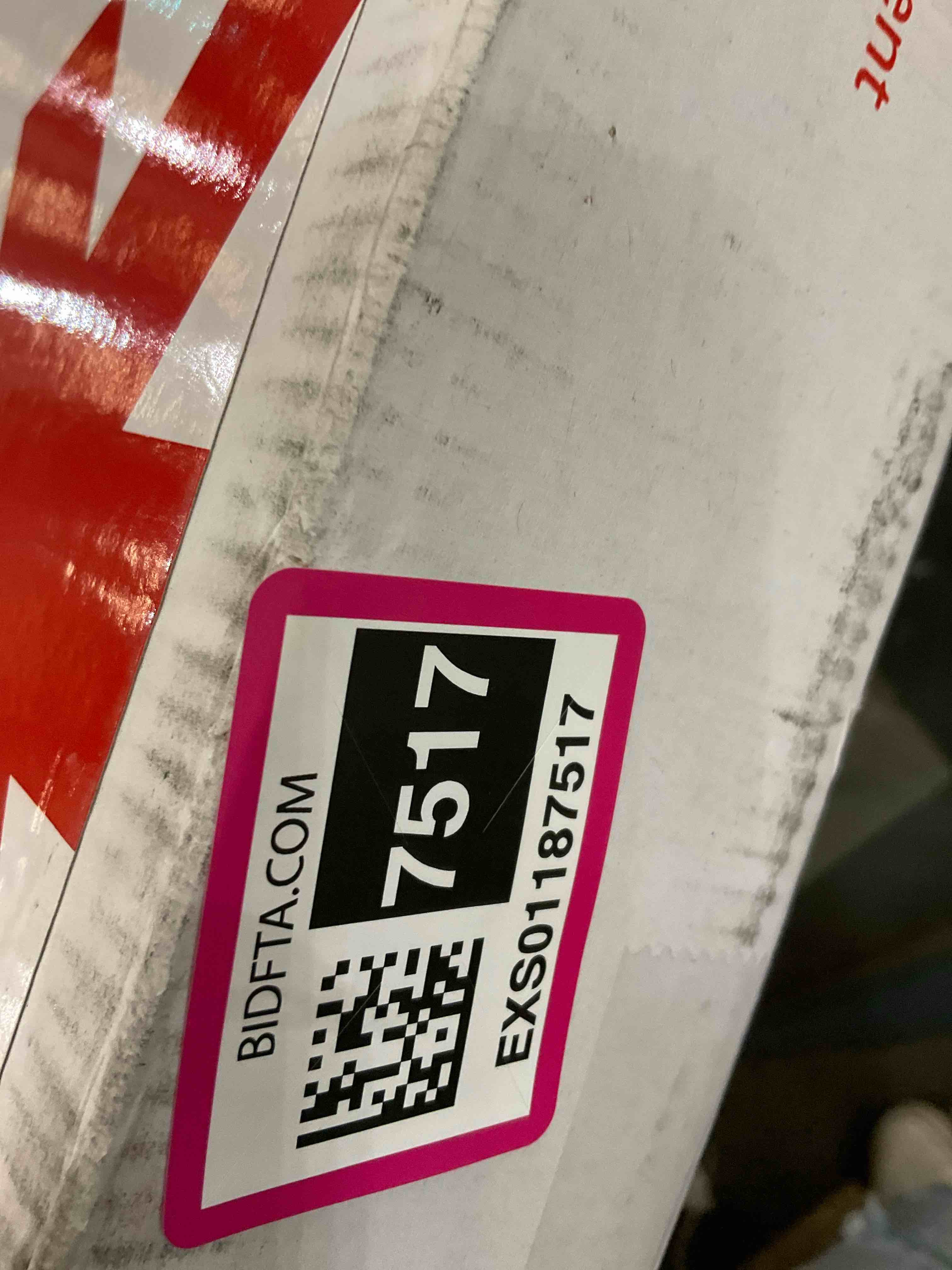 https://s3.amazonaws.com/lotting-images-prod/BargainHunt/EXS01187517_1709574426827.jpeg