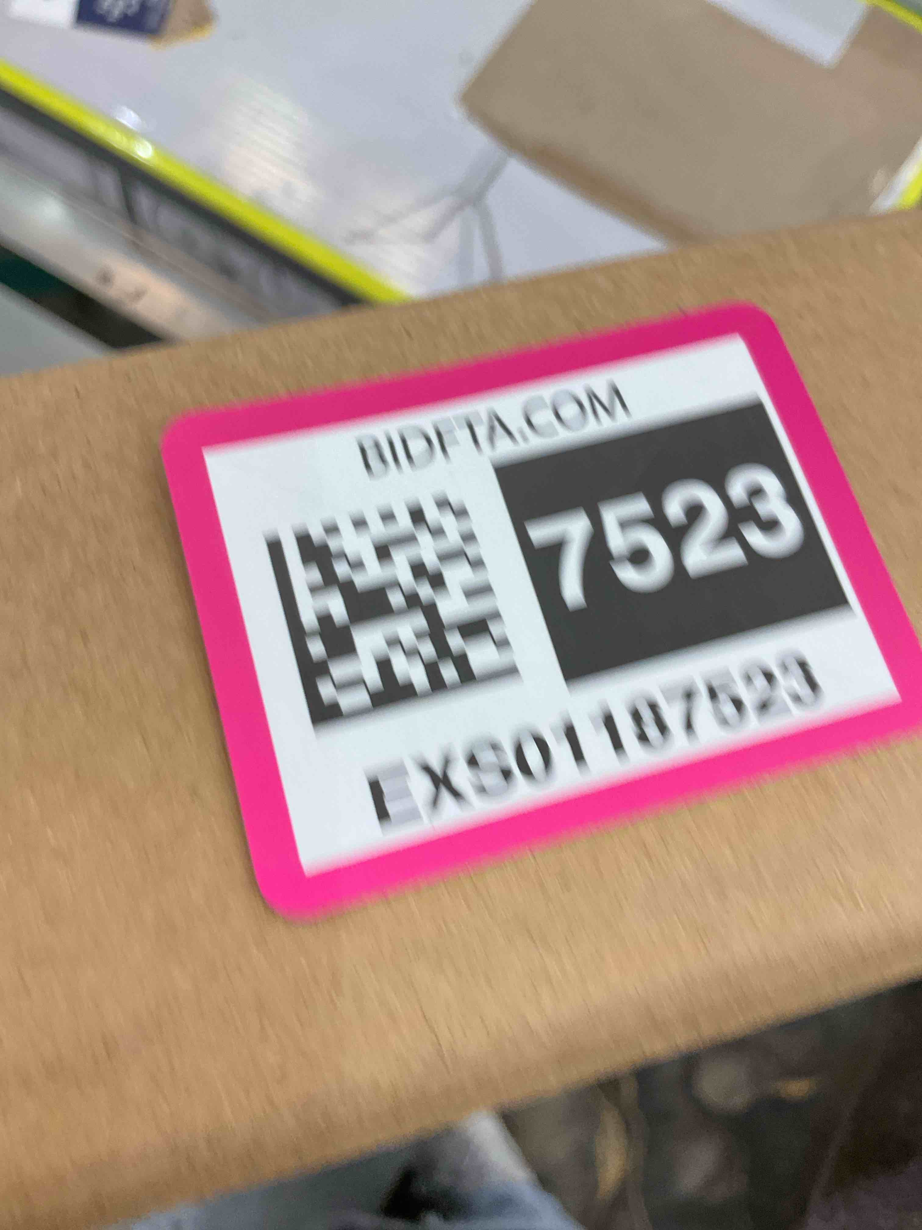 https://s3.amazonaws.com/lotting-images-prod/BargainHunt/EXS01187523_1709575806206.jpeg