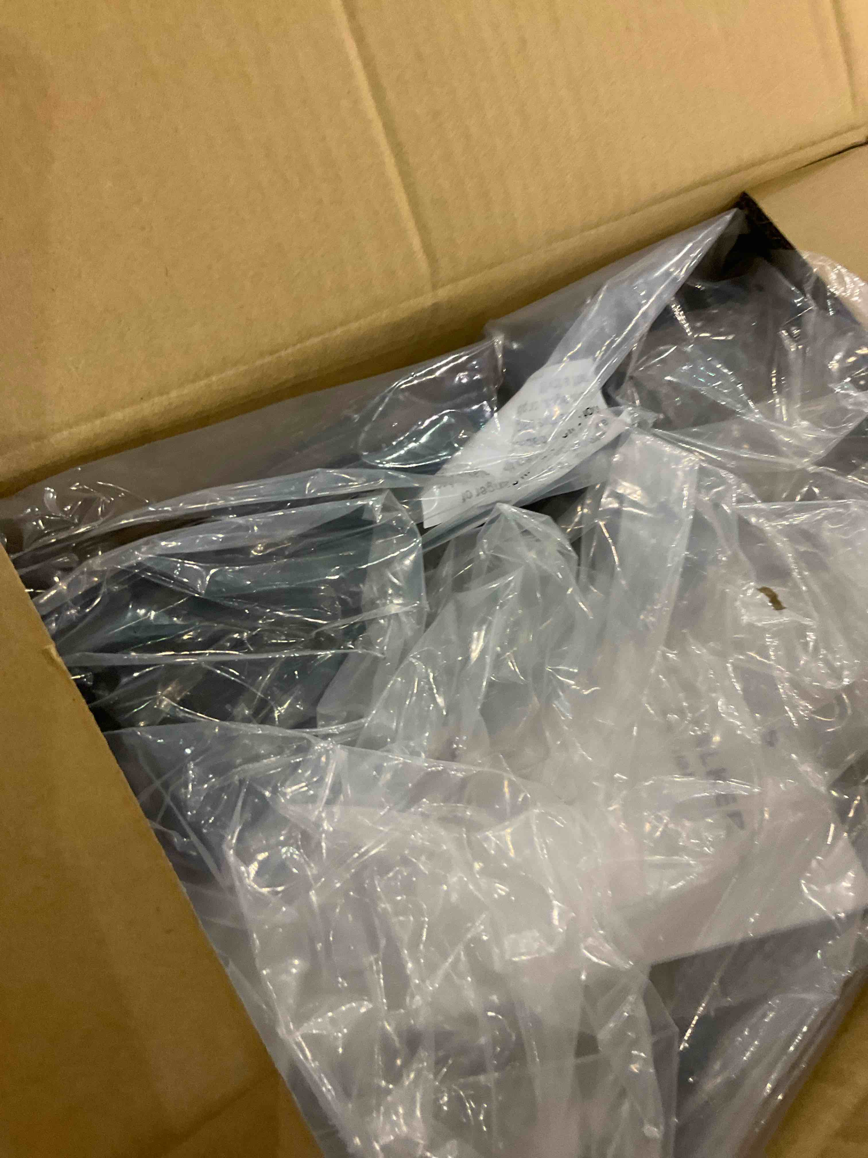 https://s3.amazonaws.com/lotting-images-prod/BargainHunt/EXS01187605_1709728037265.jpeg