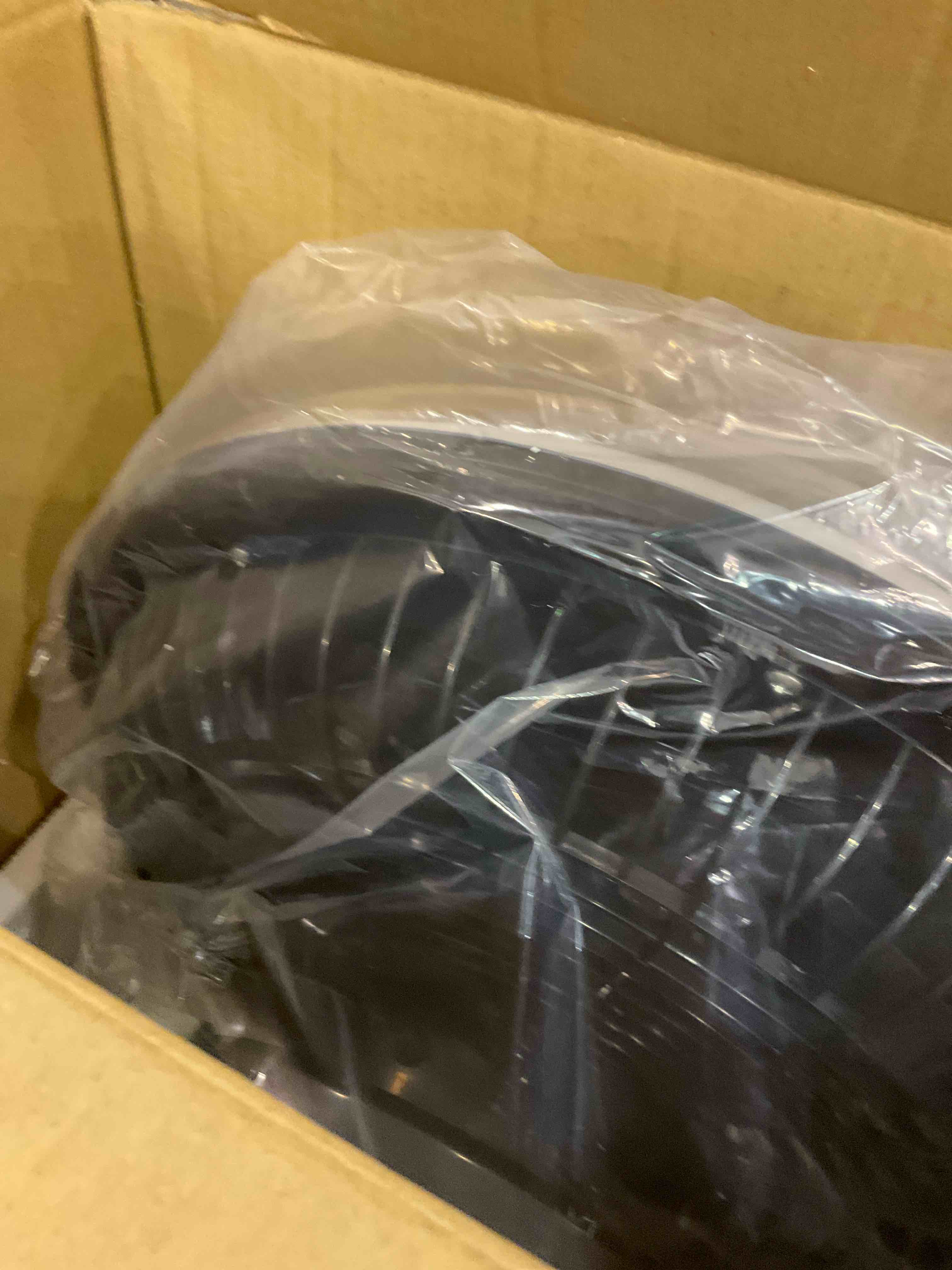 https://s3.amazonaws.com/lotting-images-prod/BargainHunt/EXS01187608_1709728820088.jpeg