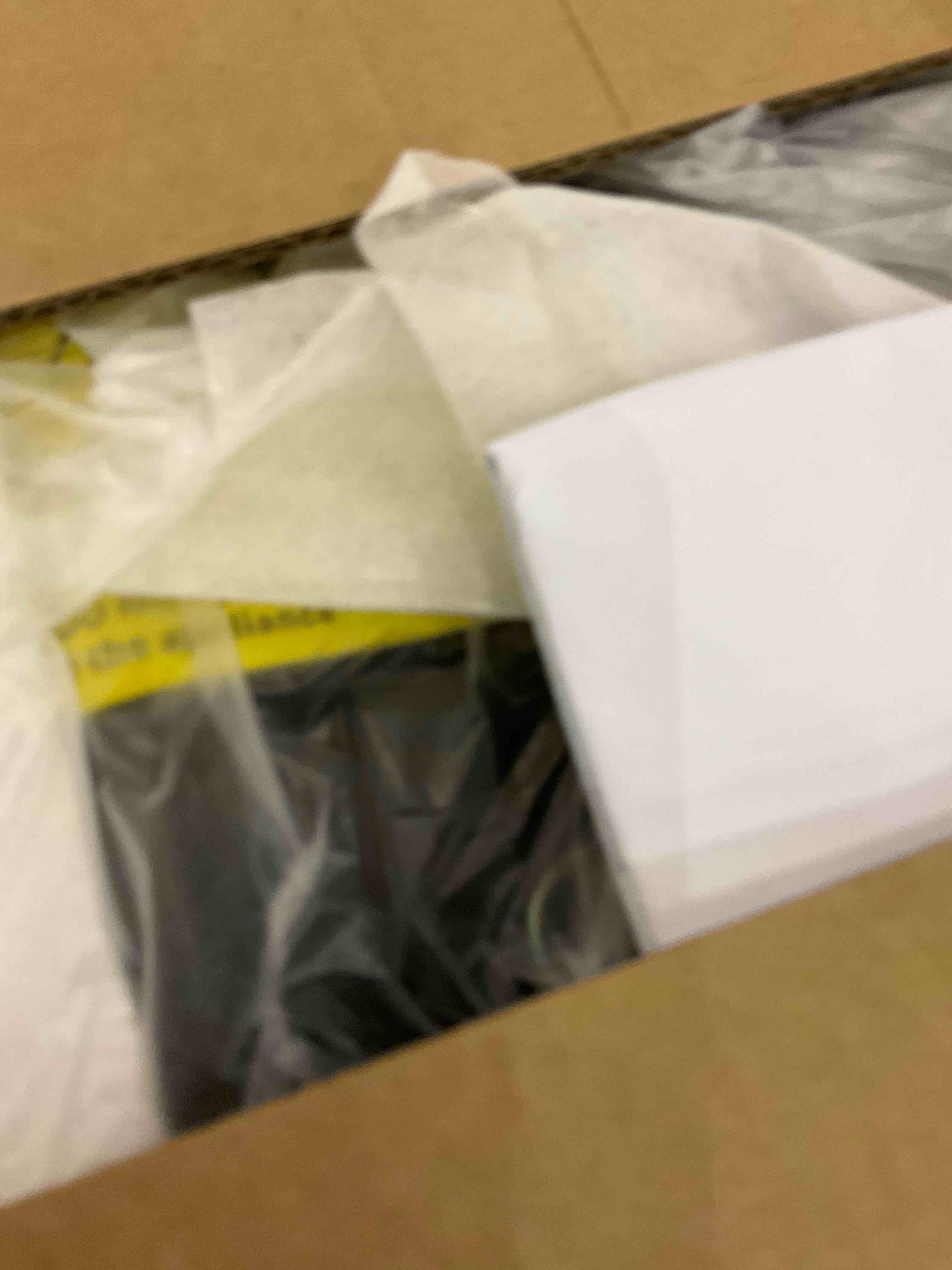 https://s3.amazonaws.com/lotting-images-prod/BargainHunt/EXS01187675_1709743098875.jpeg