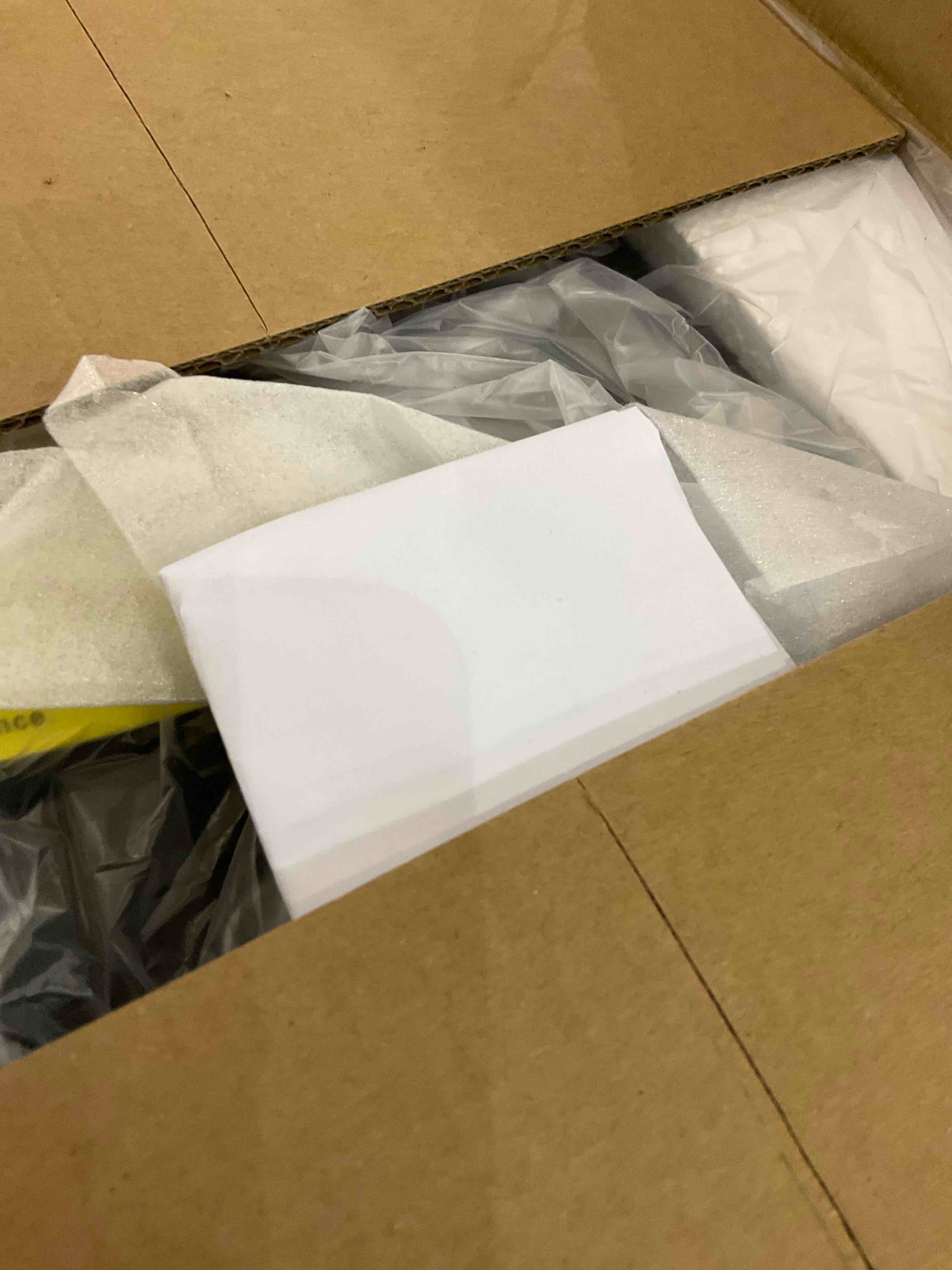 https://s3.amazonaws.com/lotting-images-prod/BargainHunt/EXS01187675_1709743100010.jpeg