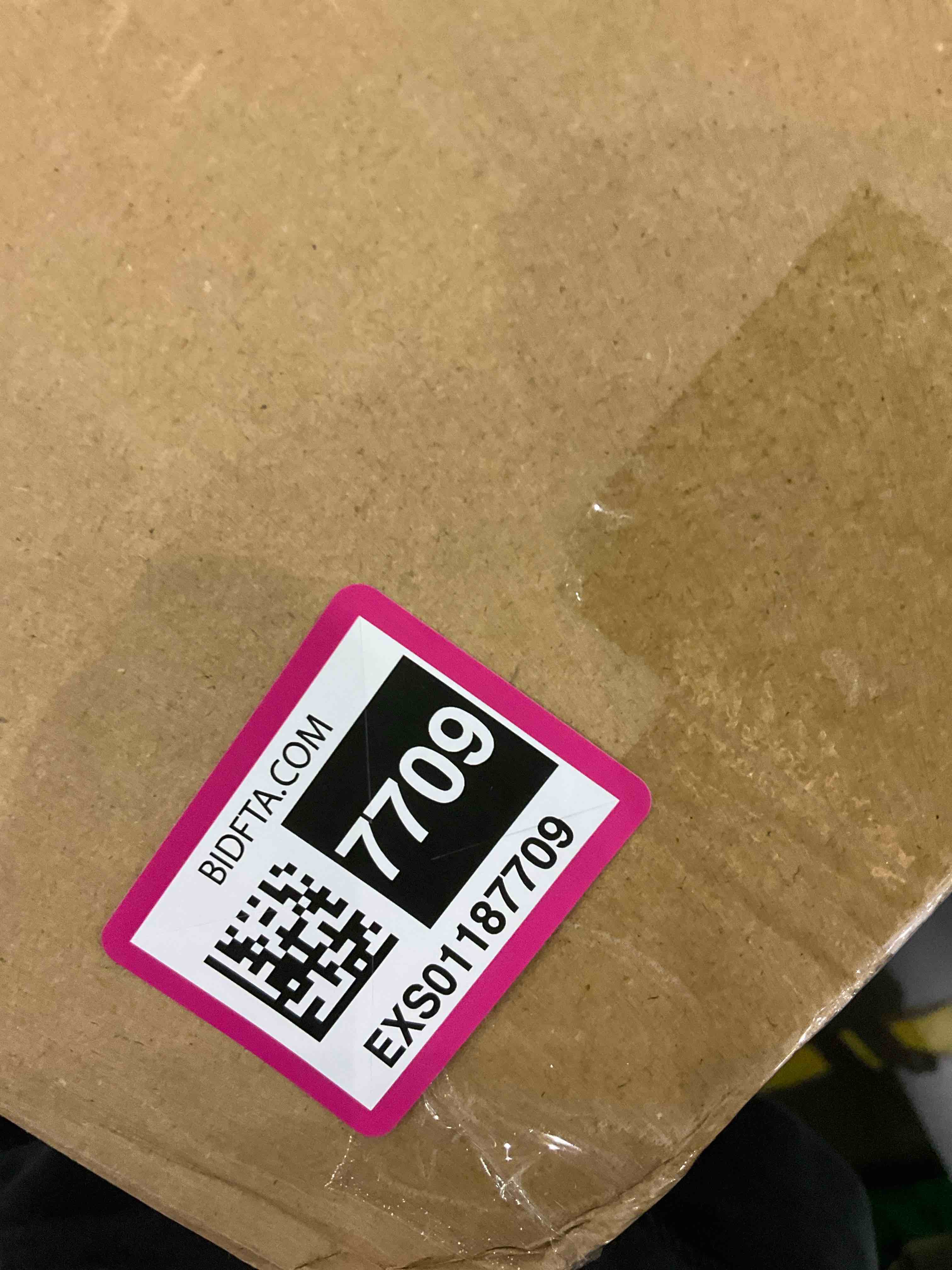 https://s3.amazonaws.com/lotting-images-prod/BargainHunt/EXS01187709_1709754159340.jpeg