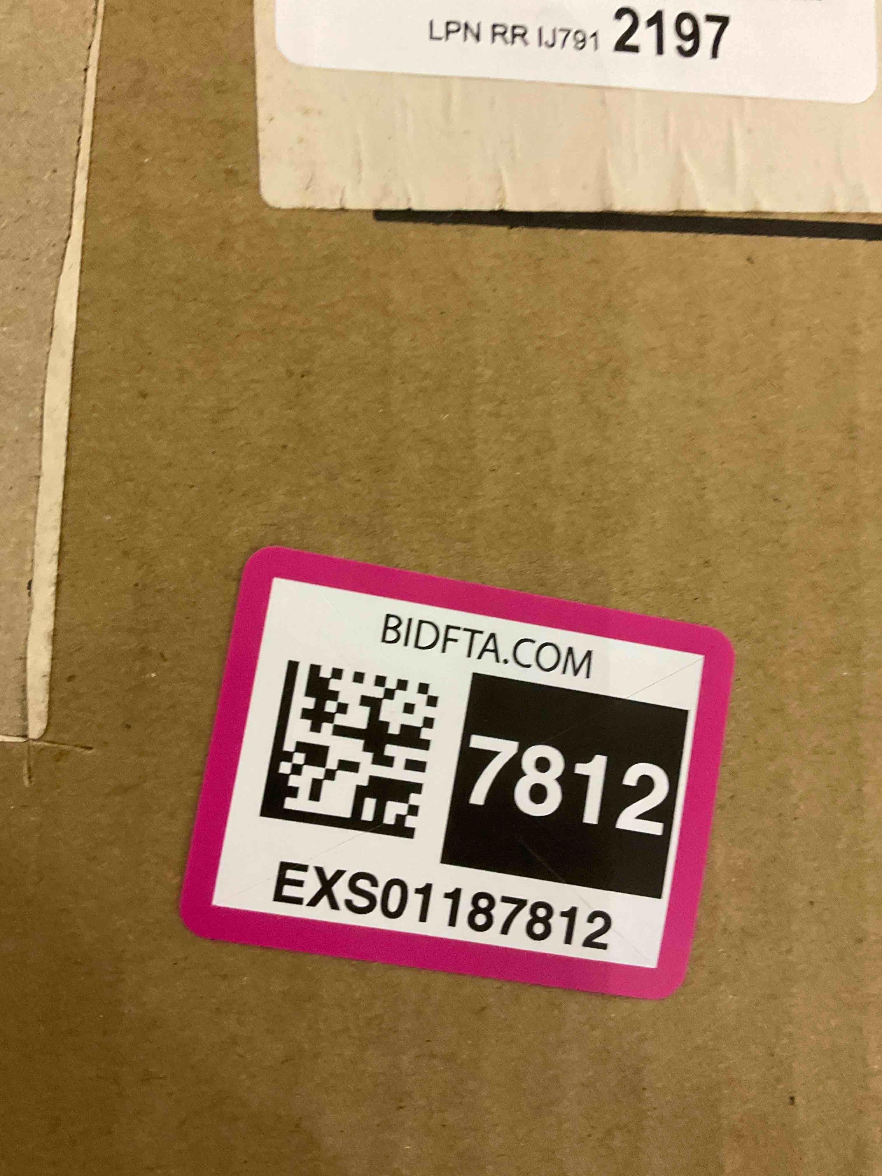https://s3.amazonaws.com/lotting-images-prod/BargainHunt/EXS01187812_1710160626212.jpeg