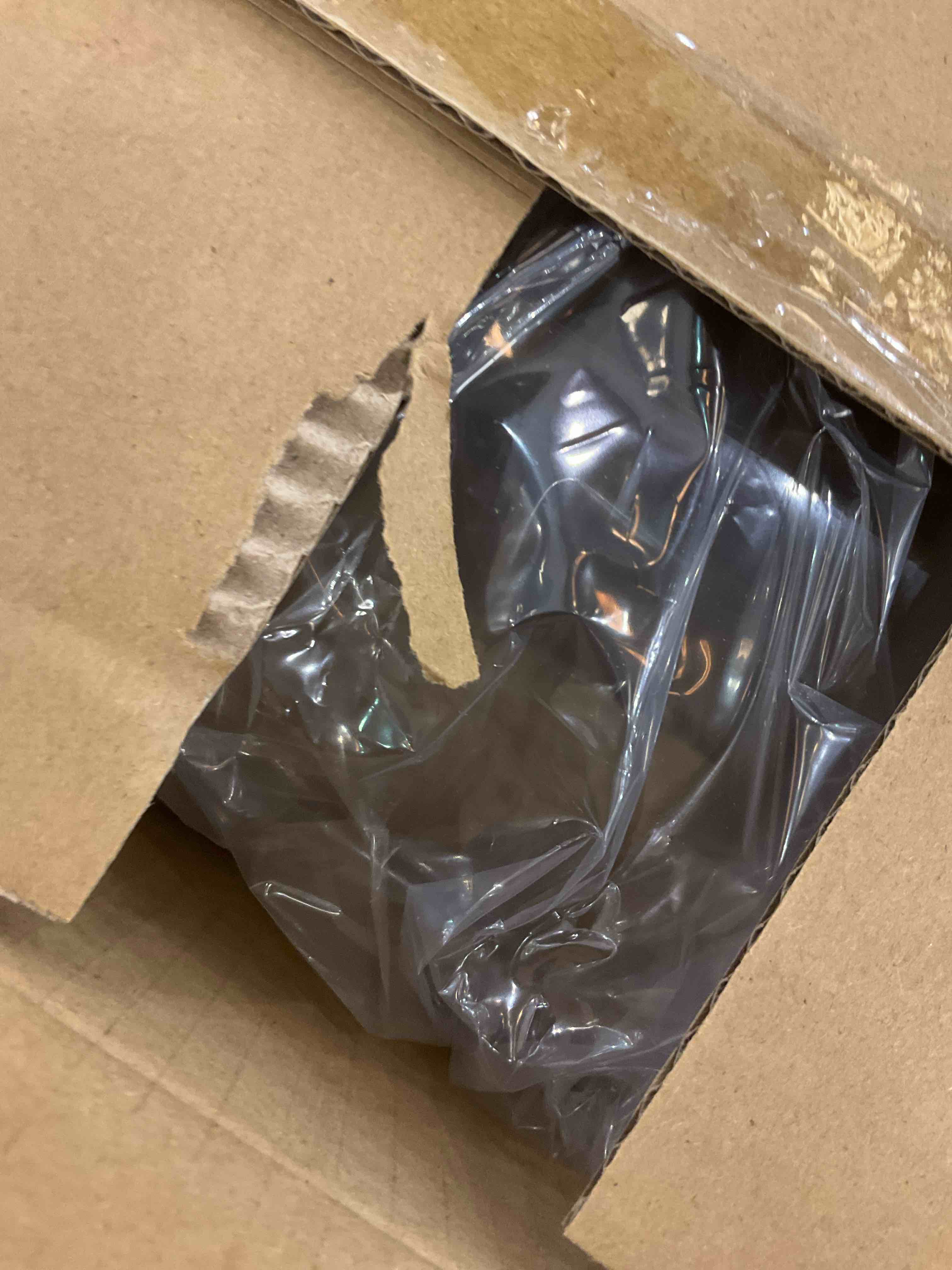 https://s3.amazonaws.com/lotting-images-prod/BargainHunt/EXS01187863_1710172162421.jpeg