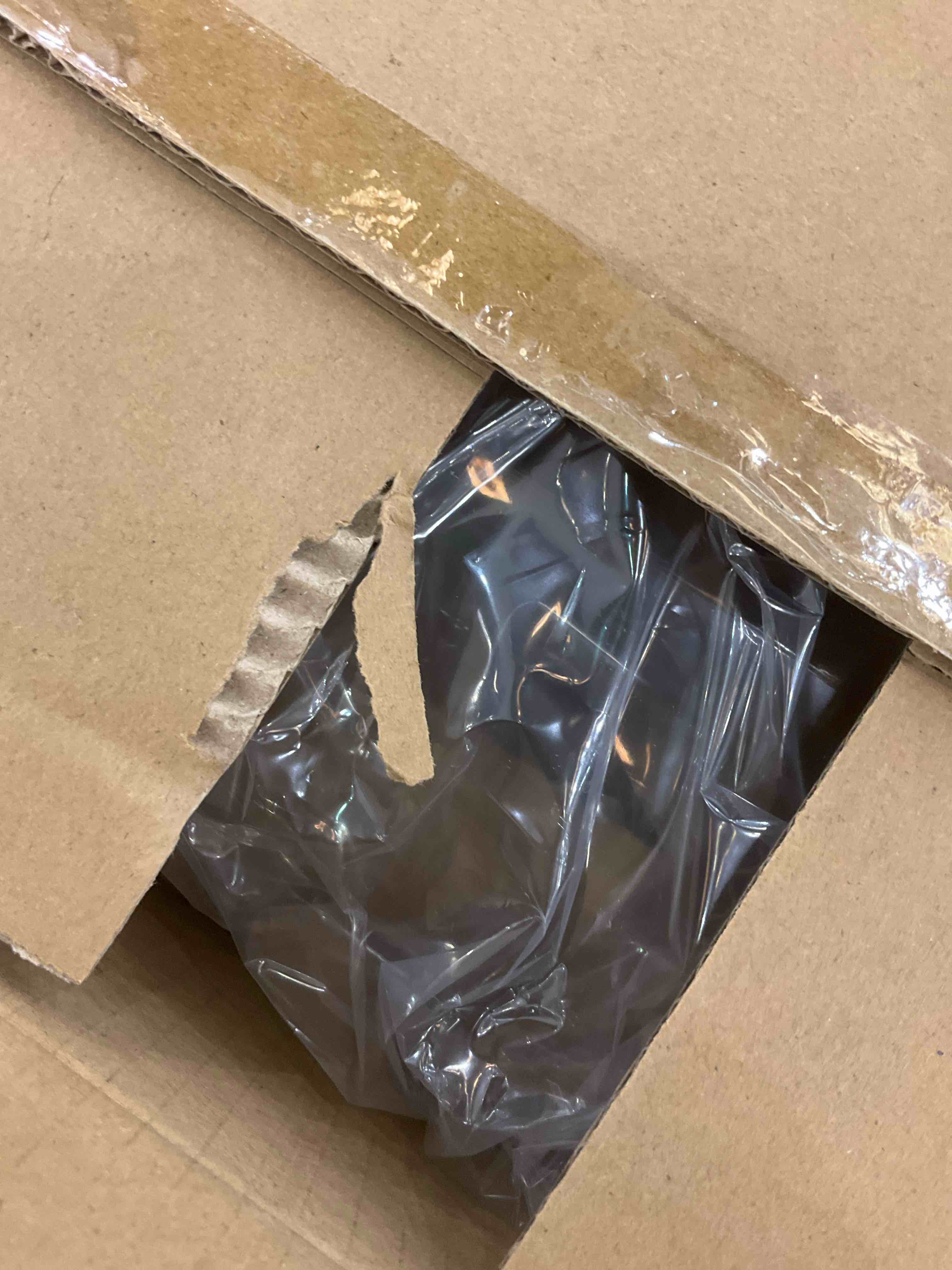 https://s3.amazonaws.com/lotting-images-prod/BargainHunt/EXS01187863_1710172163973.jpeg