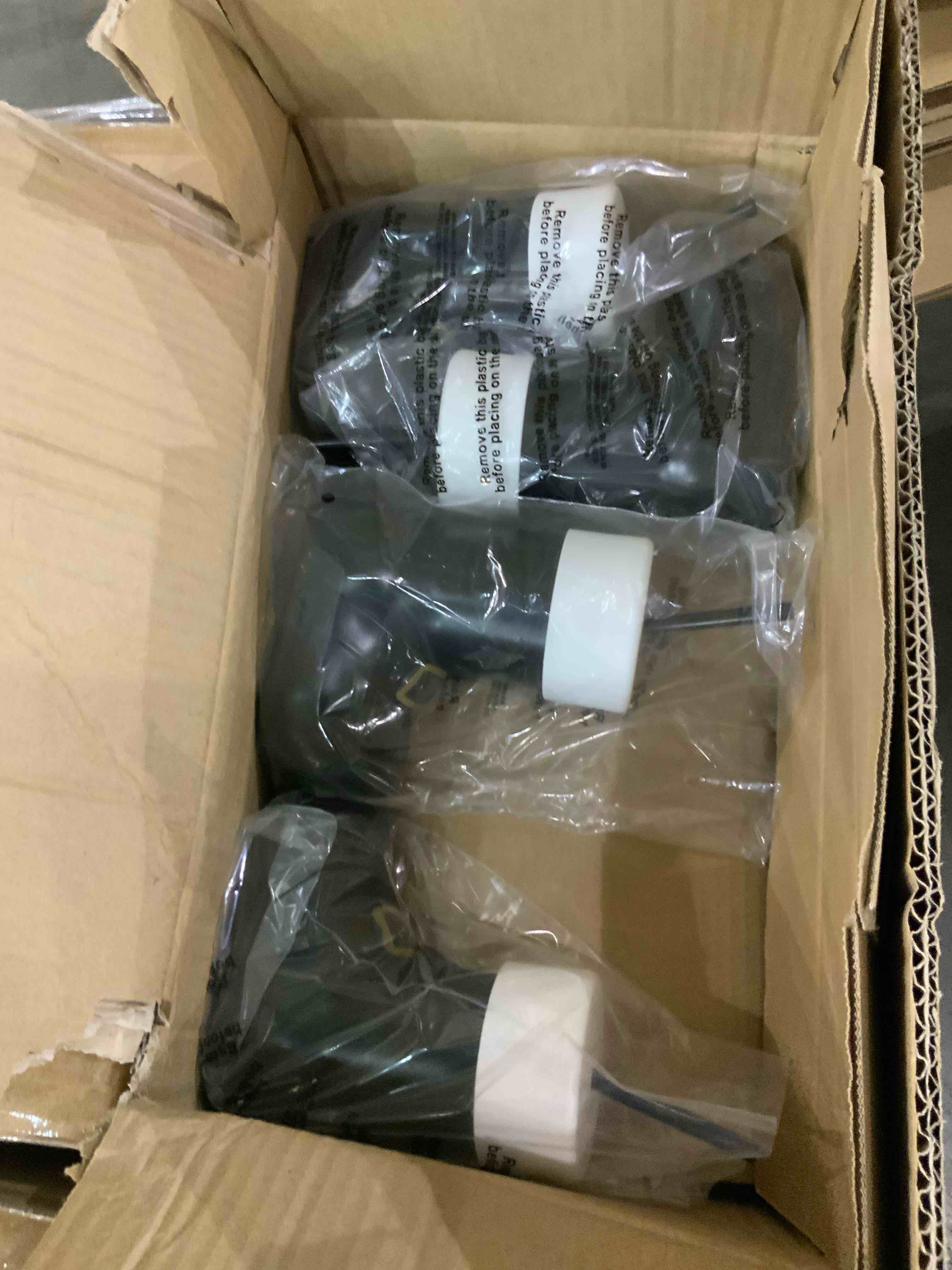 https://s3.amazonaws.com/lotting-images-prod/BargainHunt/EXS01188127_1711462262172.jpeg
