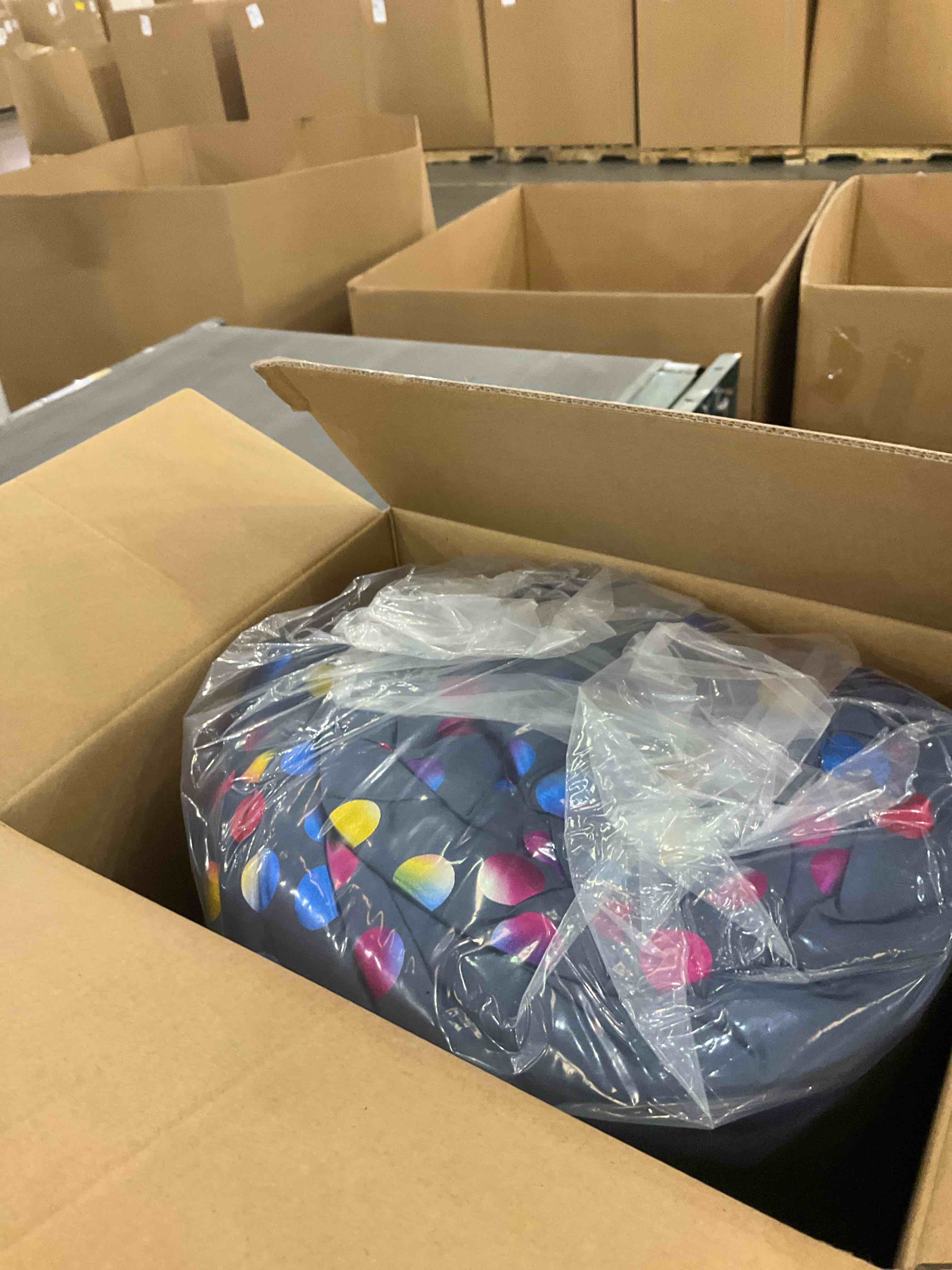 https://s3.amazonaws.com/lotting-images-prod/BargainHunt/EXS01188303_1712324807501.jpeg
