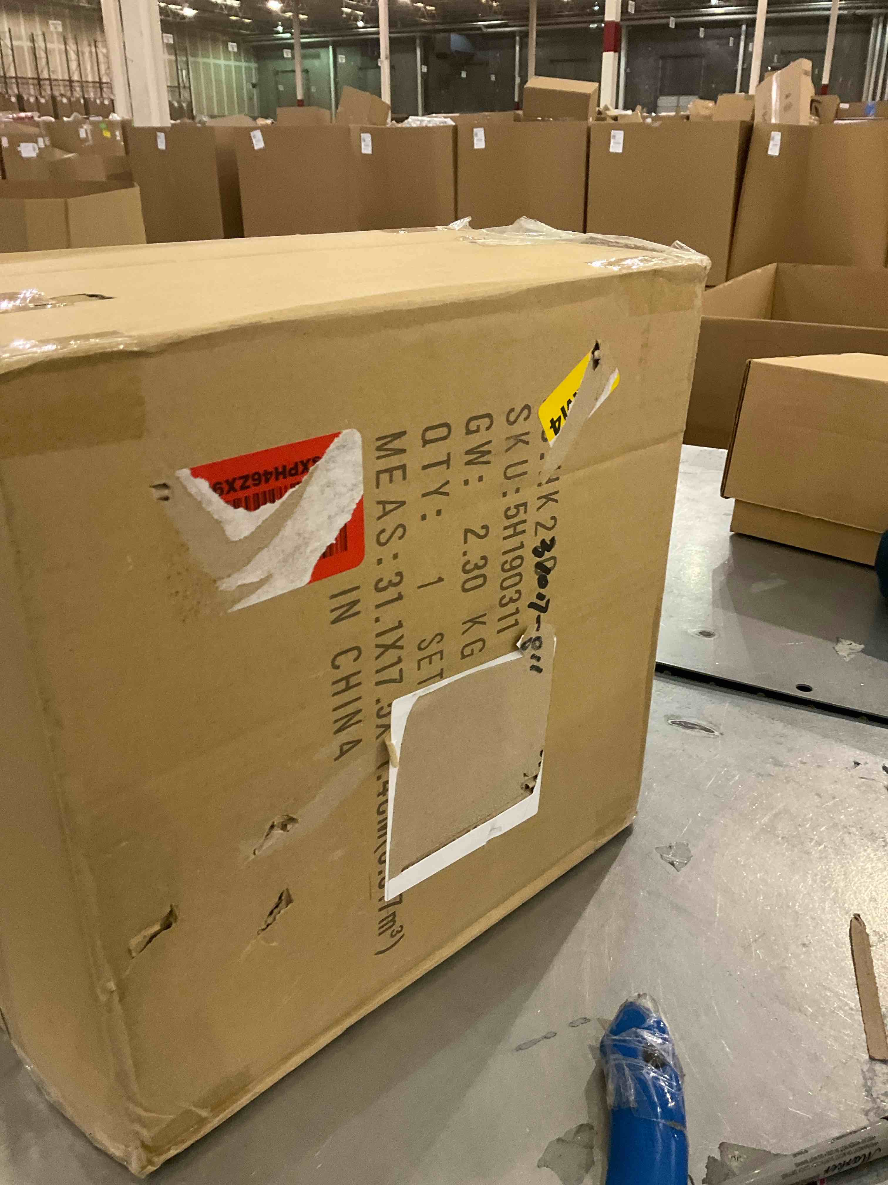 https://s3.amazonaws.com/lotting-images-prod/BargainHunt/EXS01188388_1712337989440.jpeg