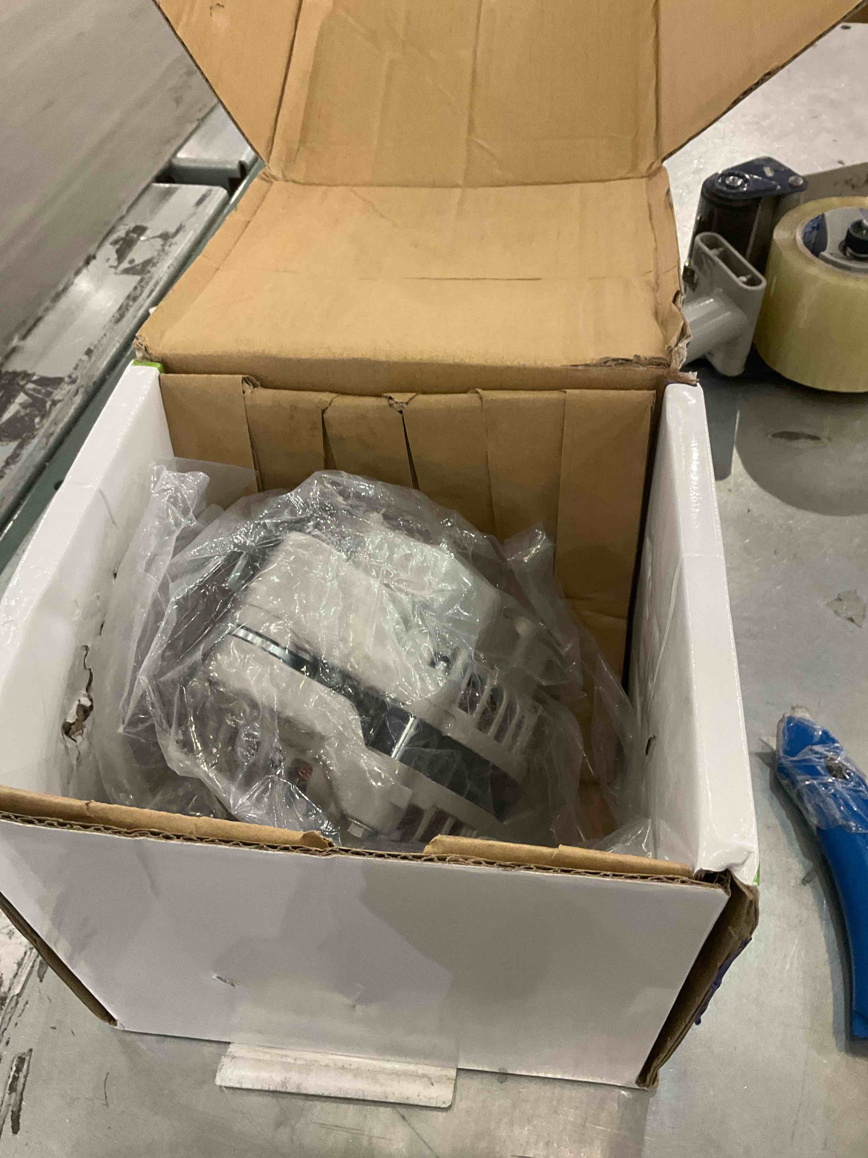 https://s3.amazonaws.com/lotting-images-prod/BargainHunt/EXS01188397_1712338588260.jpeg