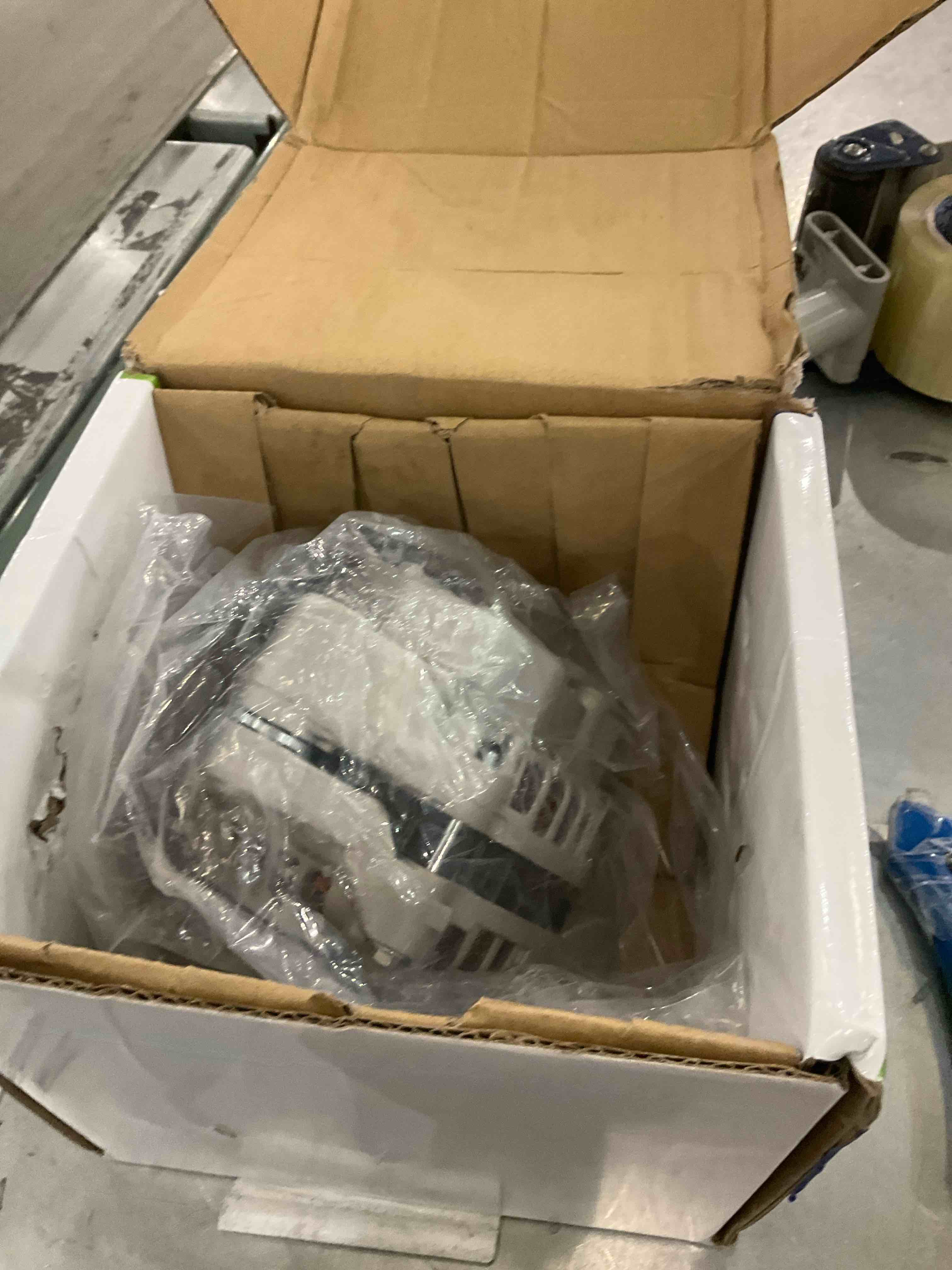 https://s3.amazonaws.com/lotting-images-prod/BargainHunt/EXS01188397_1712338590784.jpeg