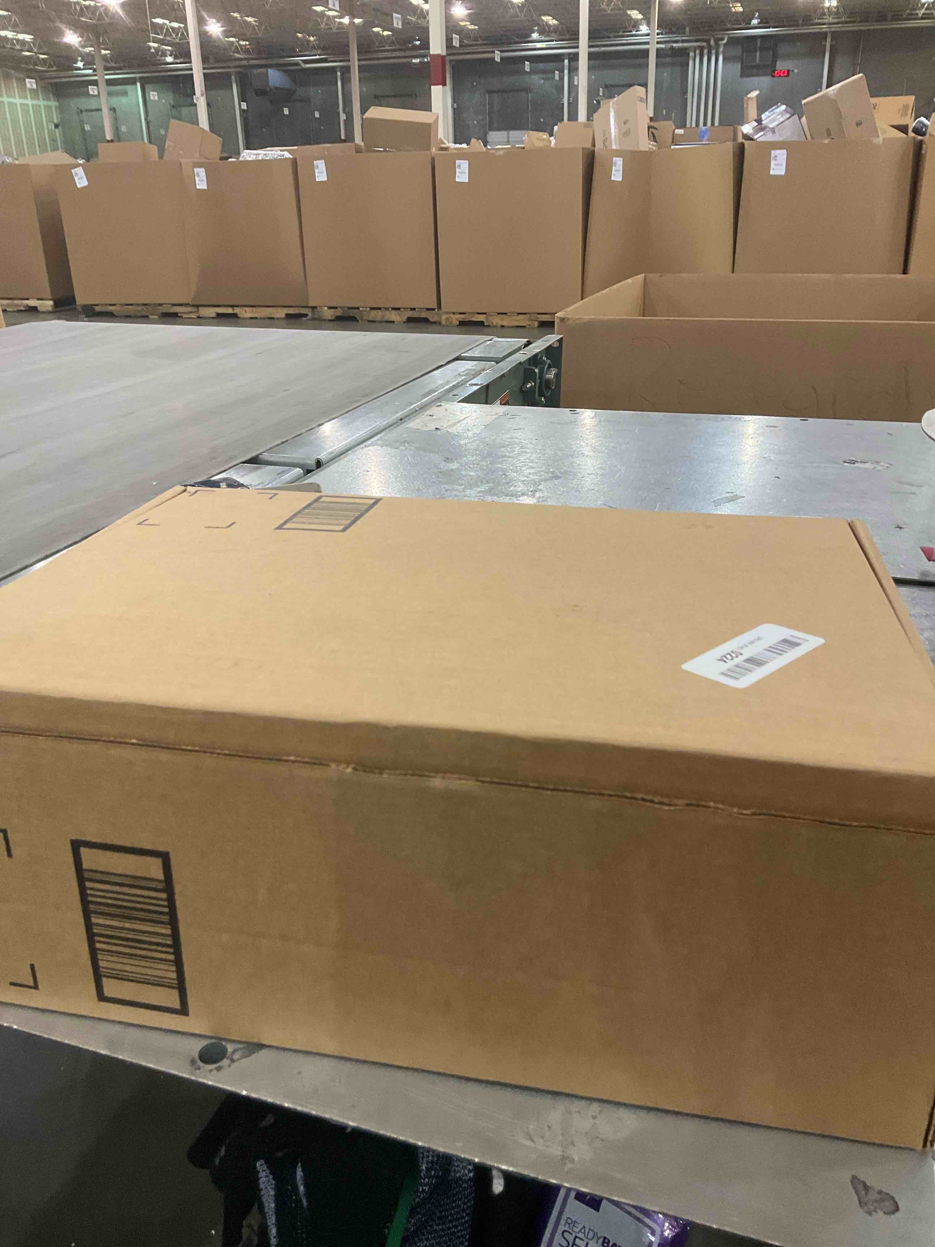 https://s3.amazonaws.com/lotting-images-prod/BargainHunt/EXS01188398_1712338682174.jpeg