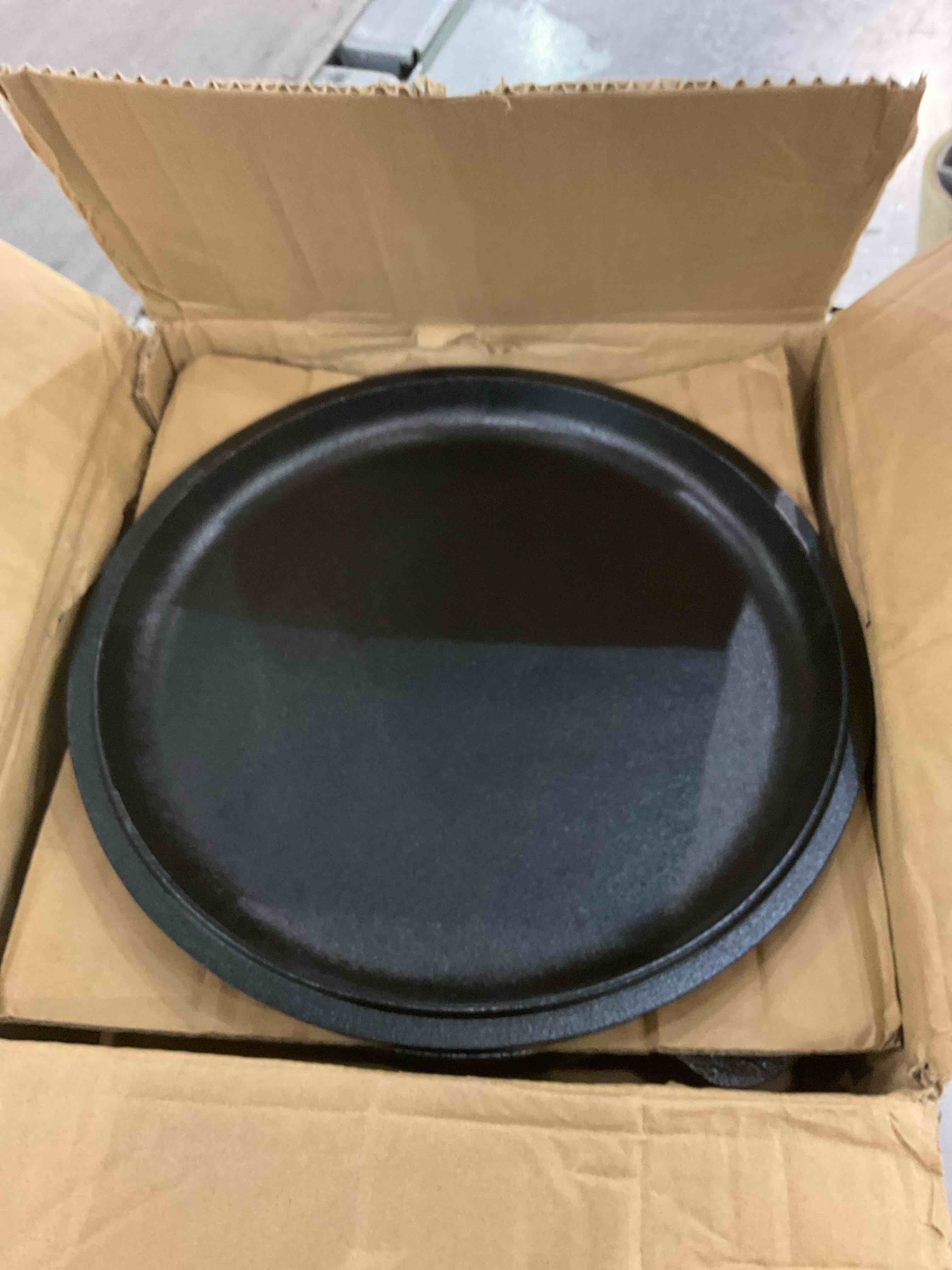 Amazon Basics Pre-Seasoned Cast Iron Round Dutch Oven Pot with Lid and Dual Handles, 7-Quart, Black