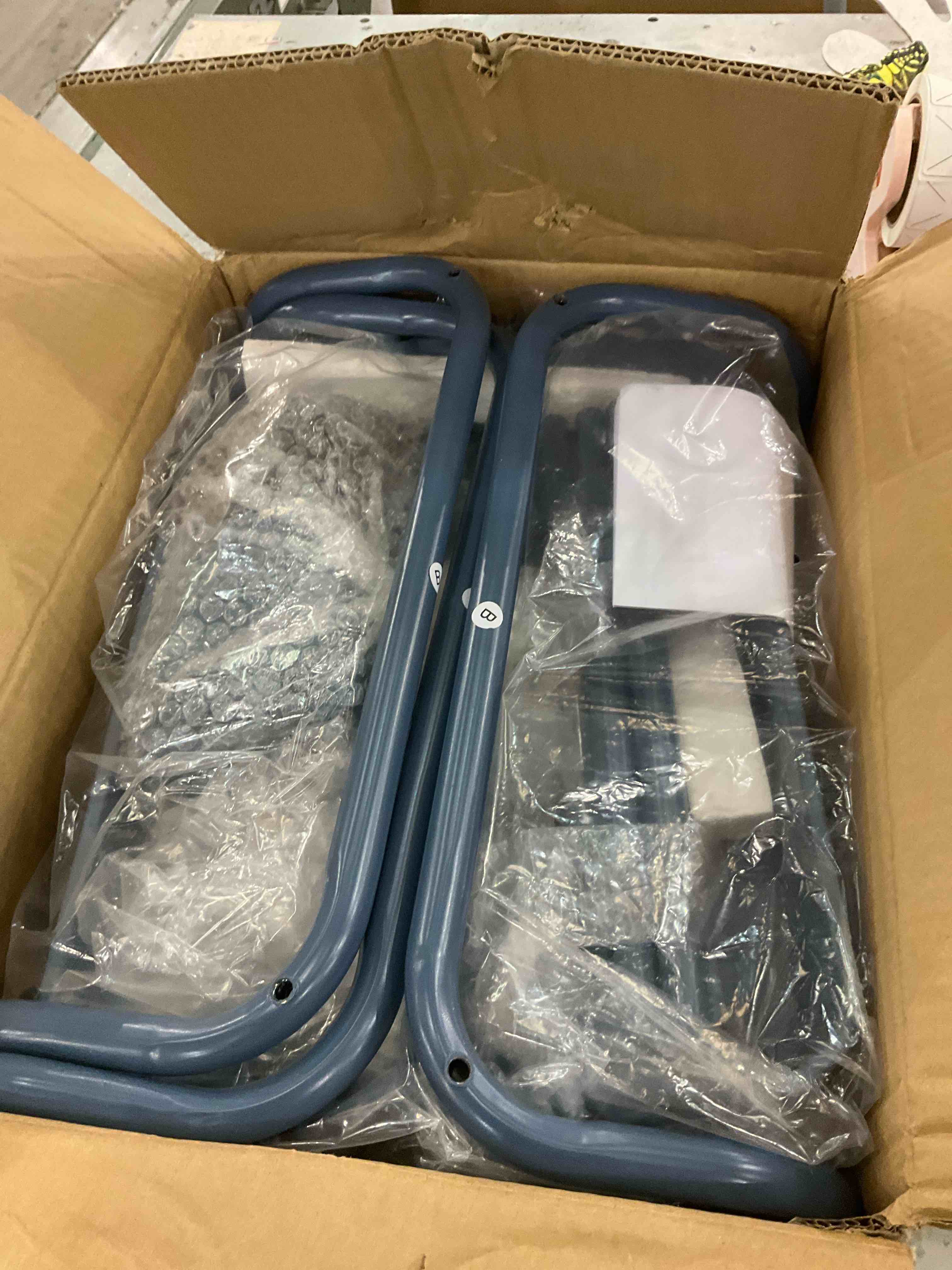 https://s3.amazonaws.com/lotting-images-prod/BargainHunt/EXS01188482_1712586699889.jpeg