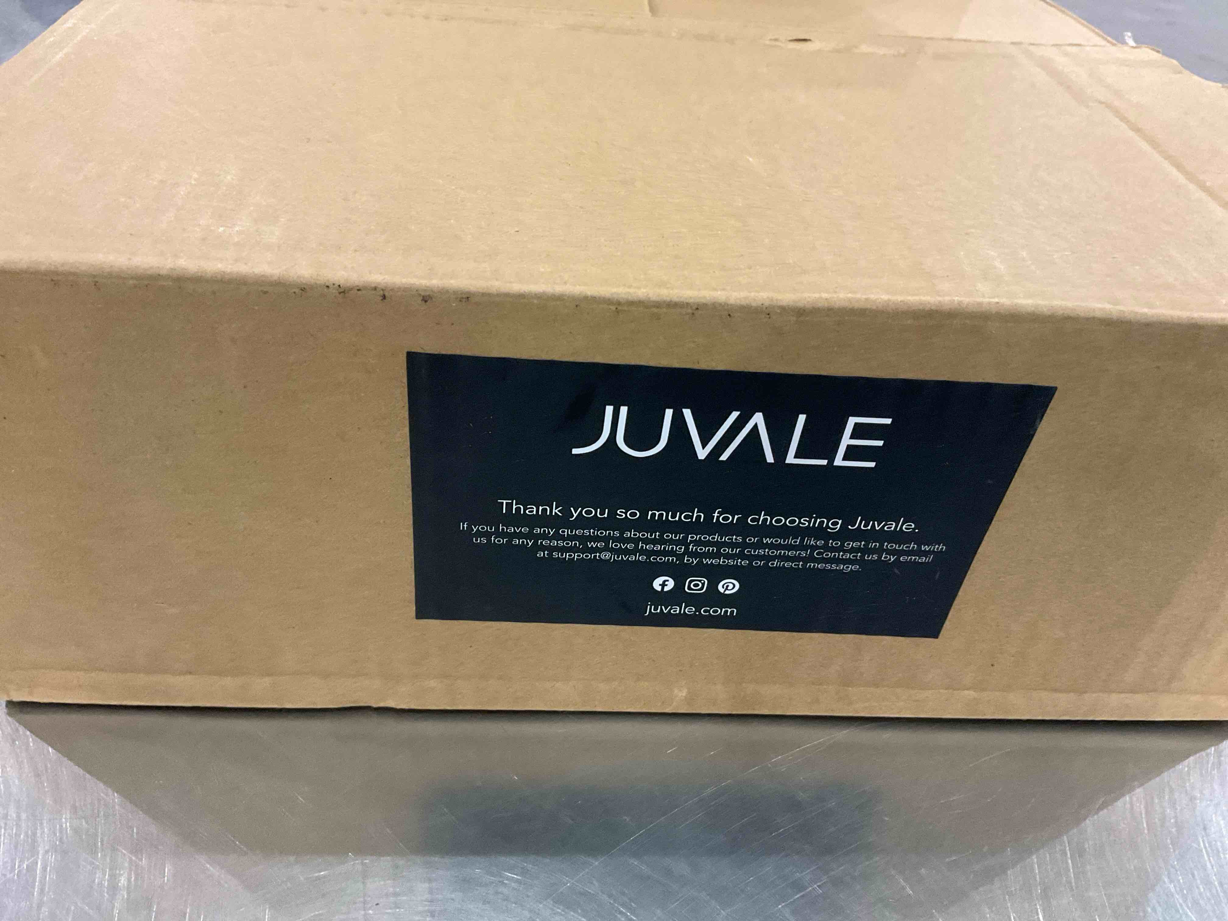 https://s3.amazonaws.com/lotting-images-prod/BargainHunt/EXS01188533_1709316247485.jpeg