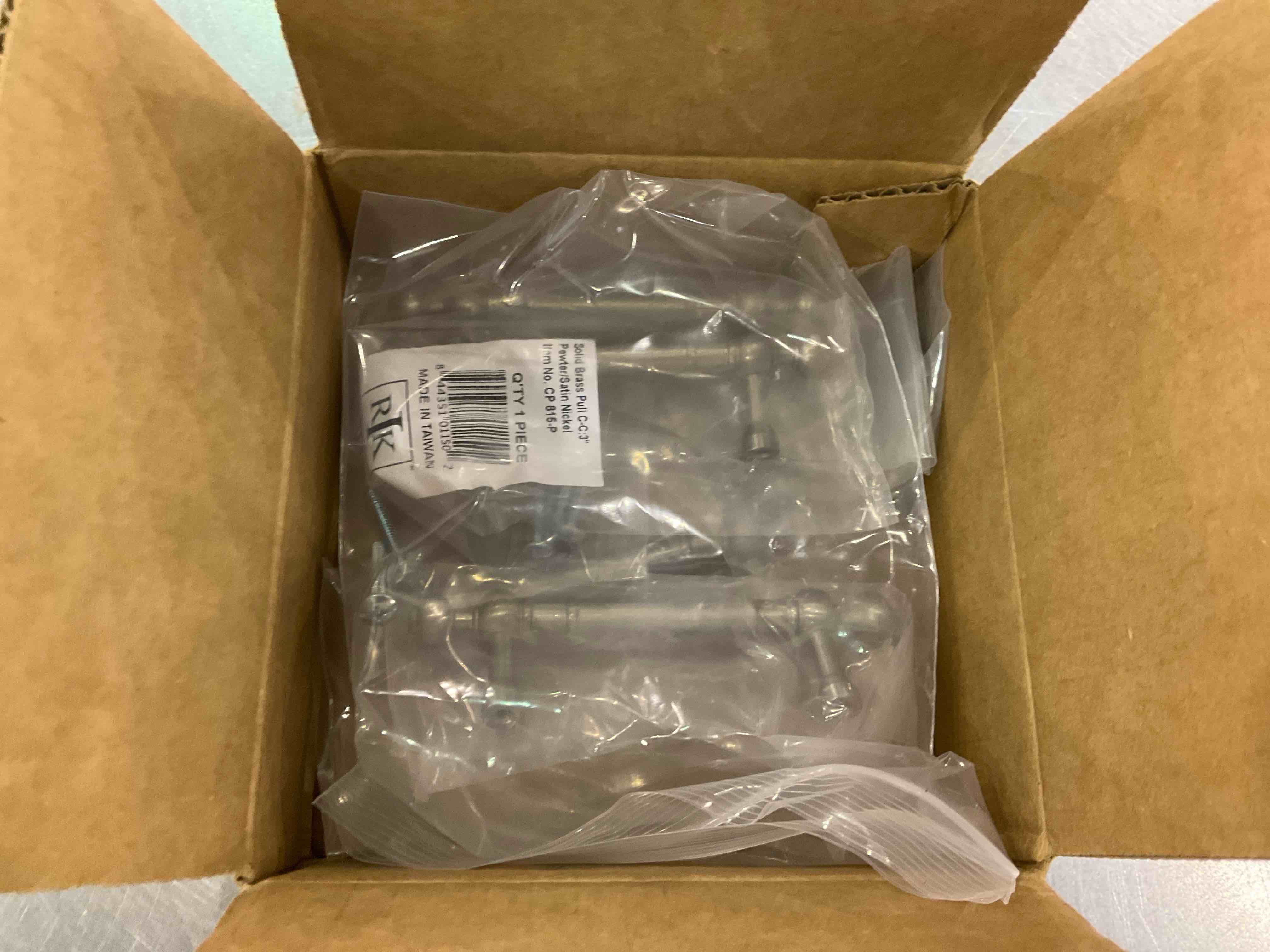https://s3.amazonaws.com/lotting-images-prod/BargainHunt/EXS01188584_1709556483599.jpeg