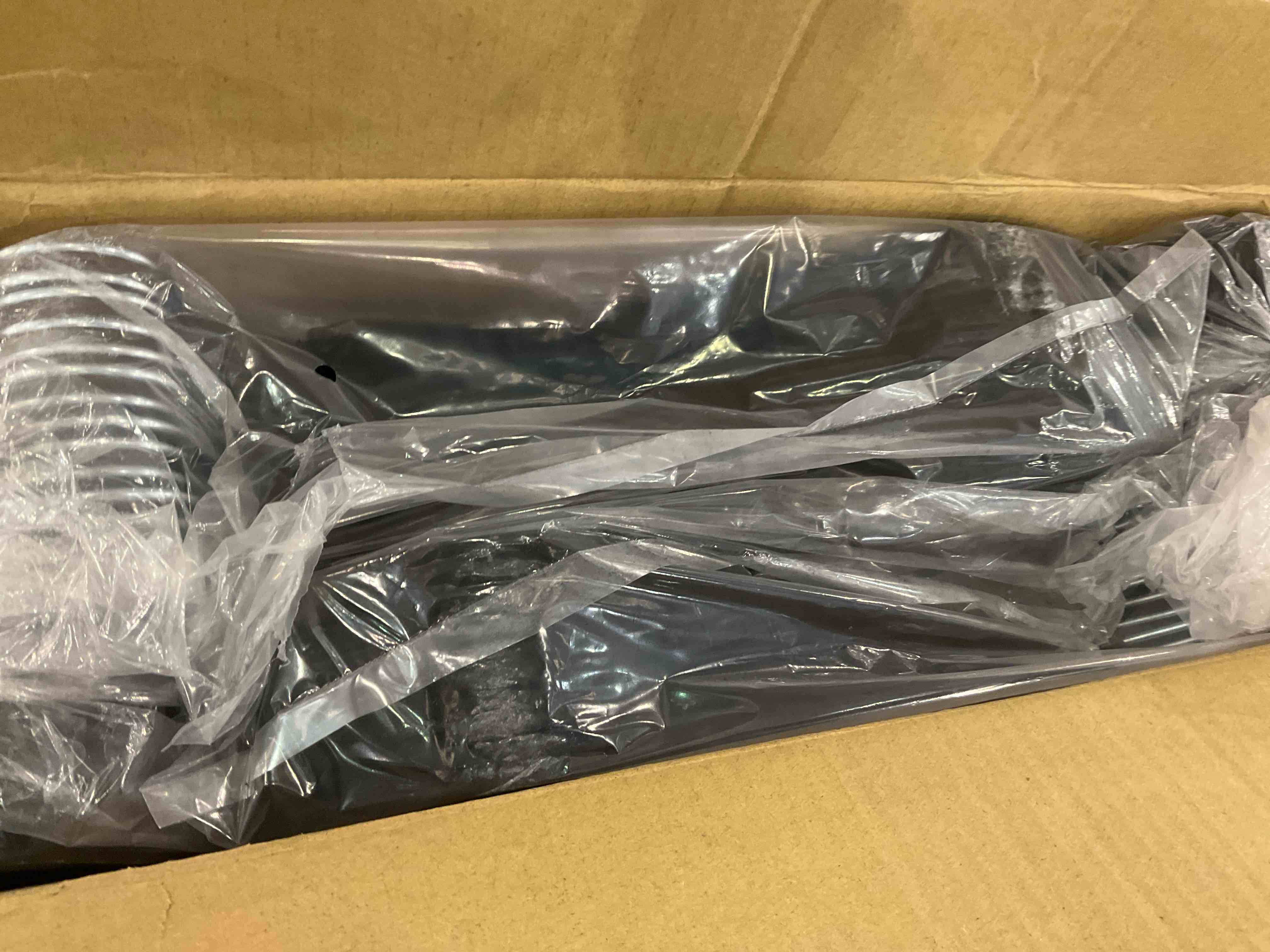 https://s3.amazonaws.com/lotting-images-prod/BargainHunt/EXS01188602_1709559044748.jpeg