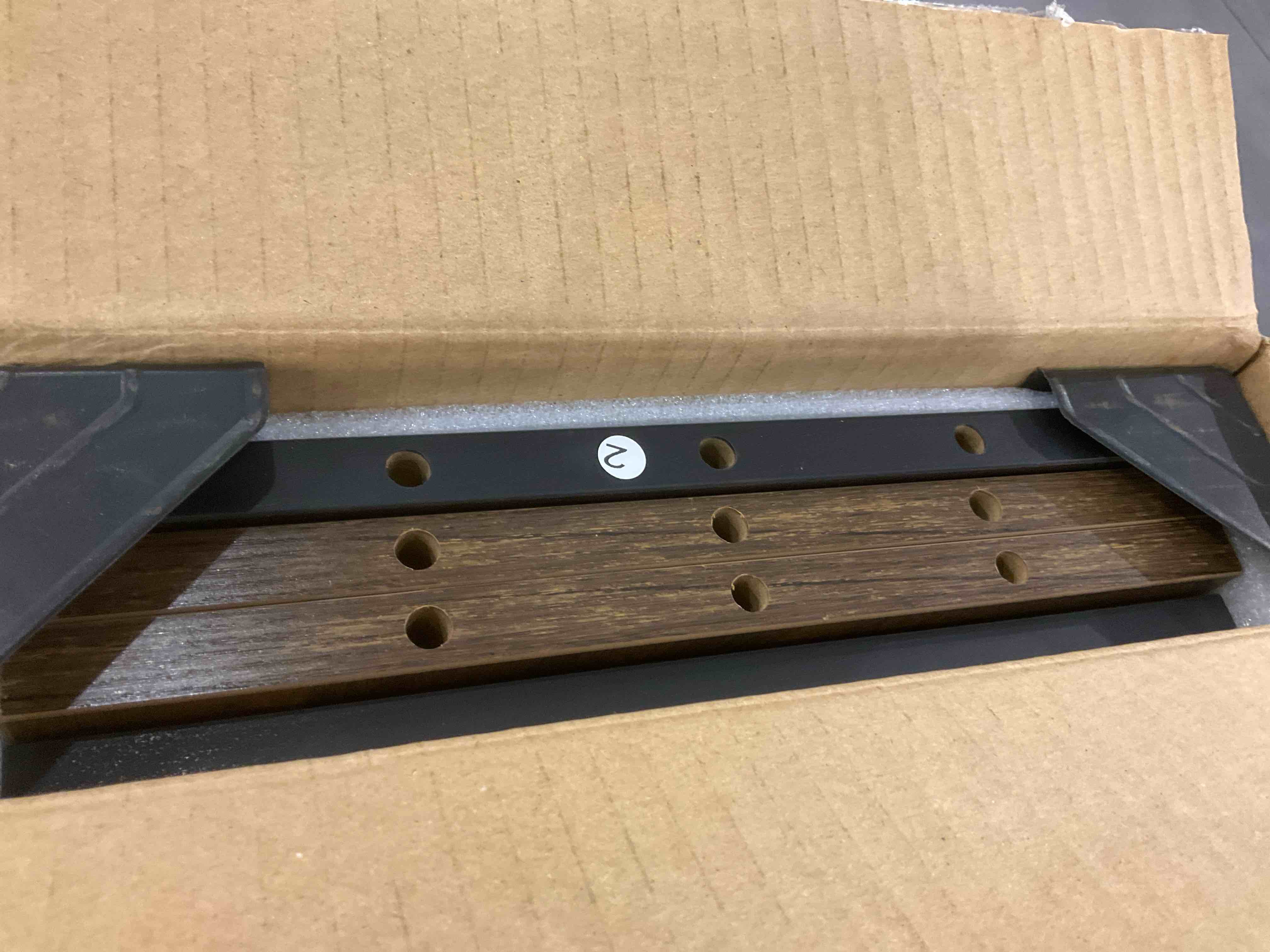 https://s3.amazonaws.com/lotting-images-prod/BargainHunt/EXS01188773_1709650675592.jpeg