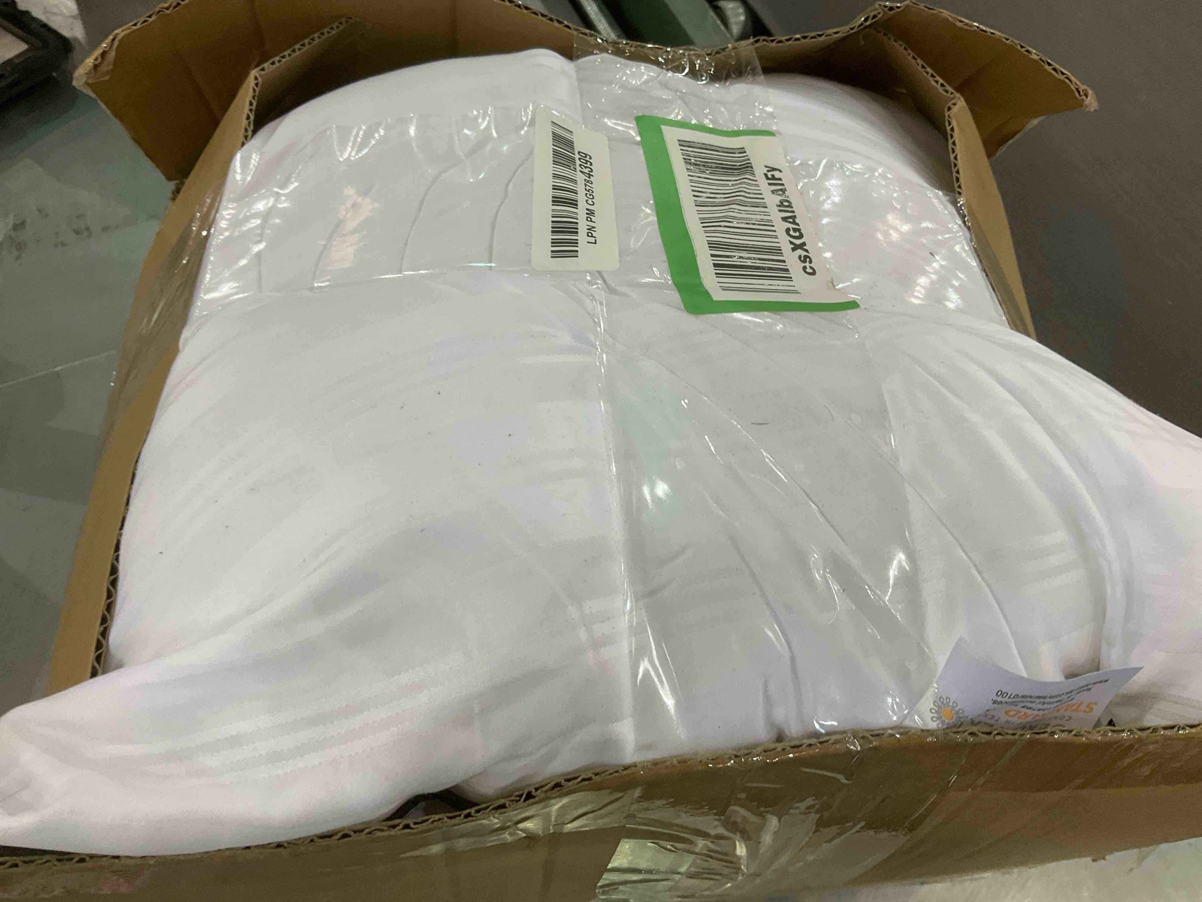 https://s3.amazonaws.com/lotting-images-prod/BargainHunt/EXS01188797_1709654433574.jpeg